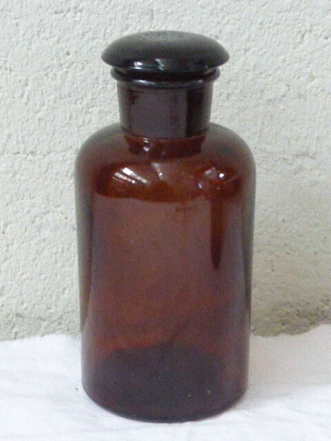 Bottles of pharmacy in amber glass, capacity 1 liter