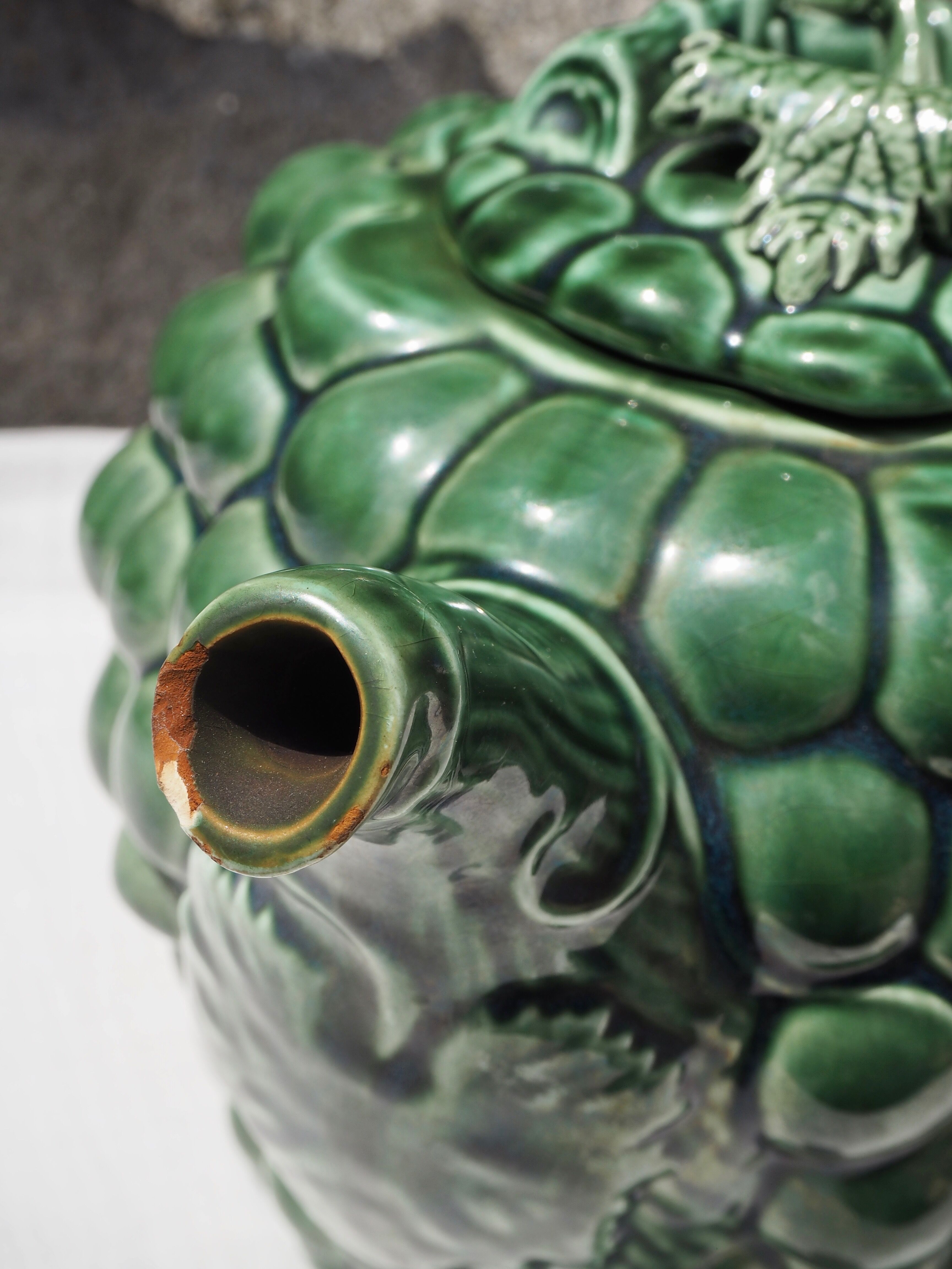 Green slurry teapot, grape pattern