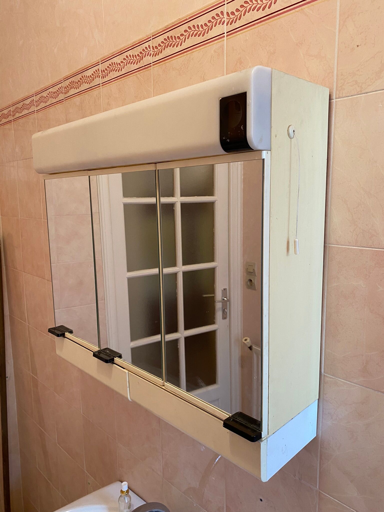 Allibert vintage toilet cabinet three mirror doors, two drawers, lamp