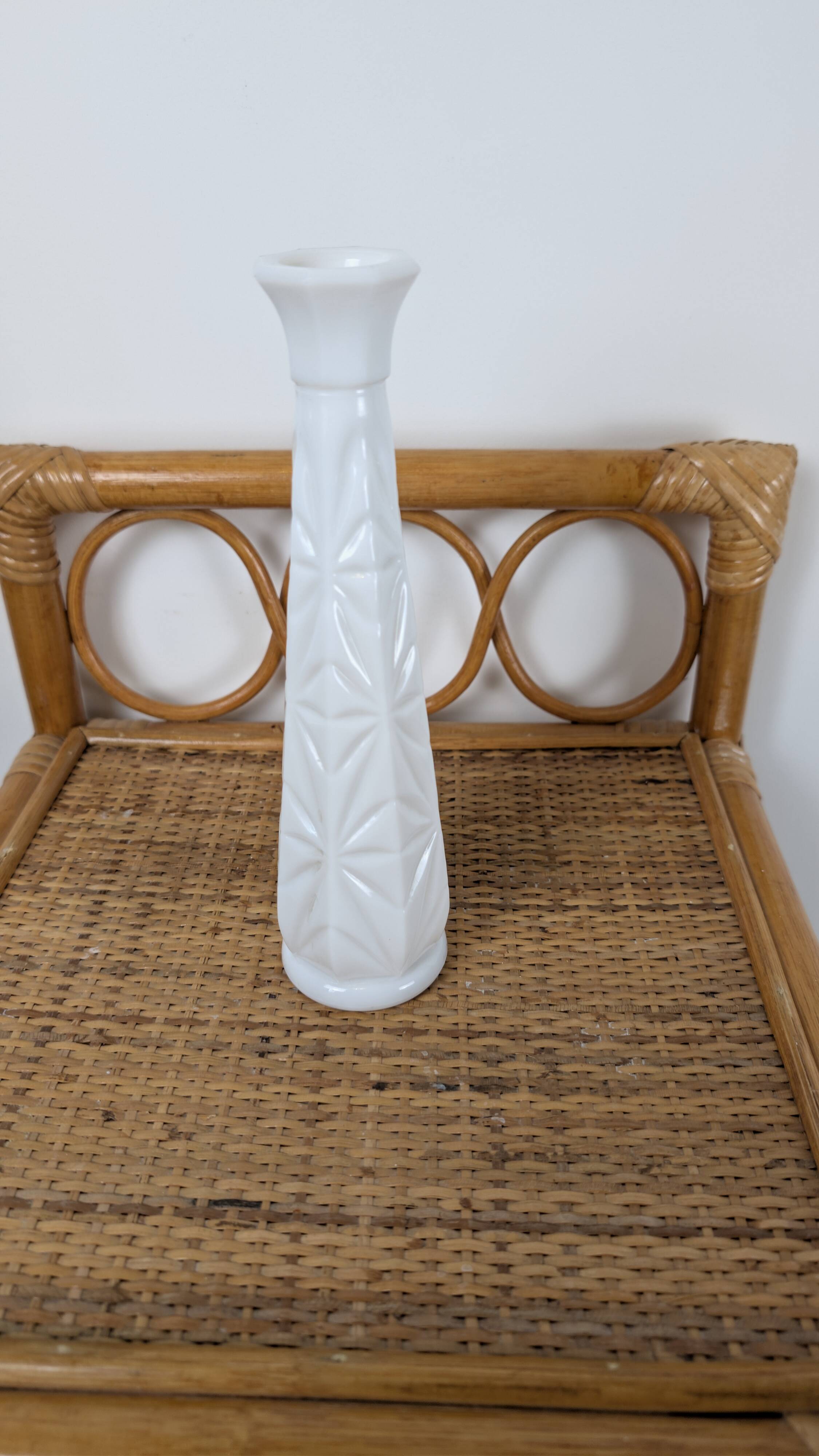 Vintage white moulded glass soliflore in Art Deco style from the 1960s.