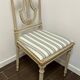 Suite de 5 chaises en hêtre style Louis XVI