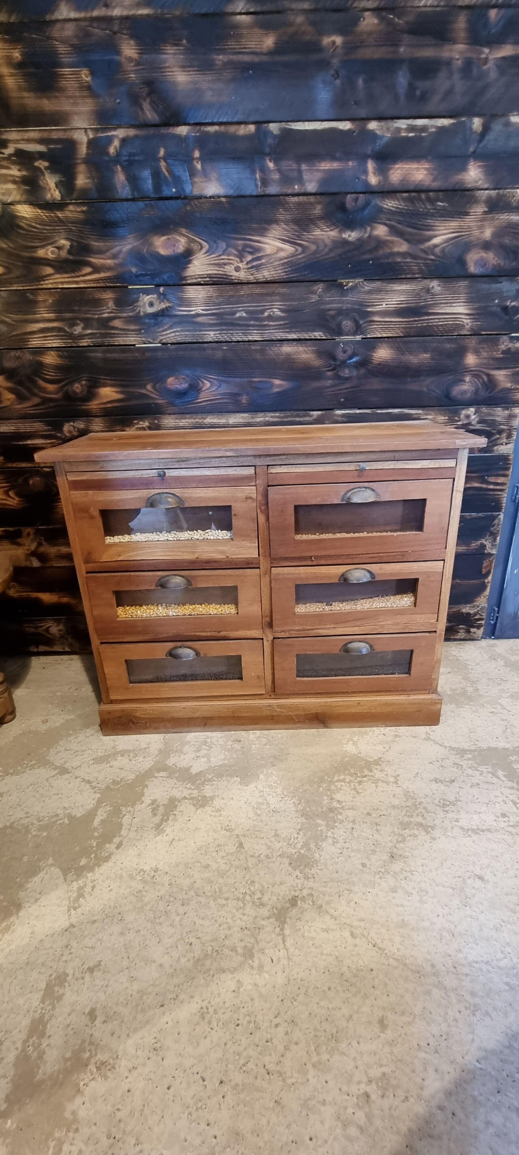 Meuble by trade (grain maker)