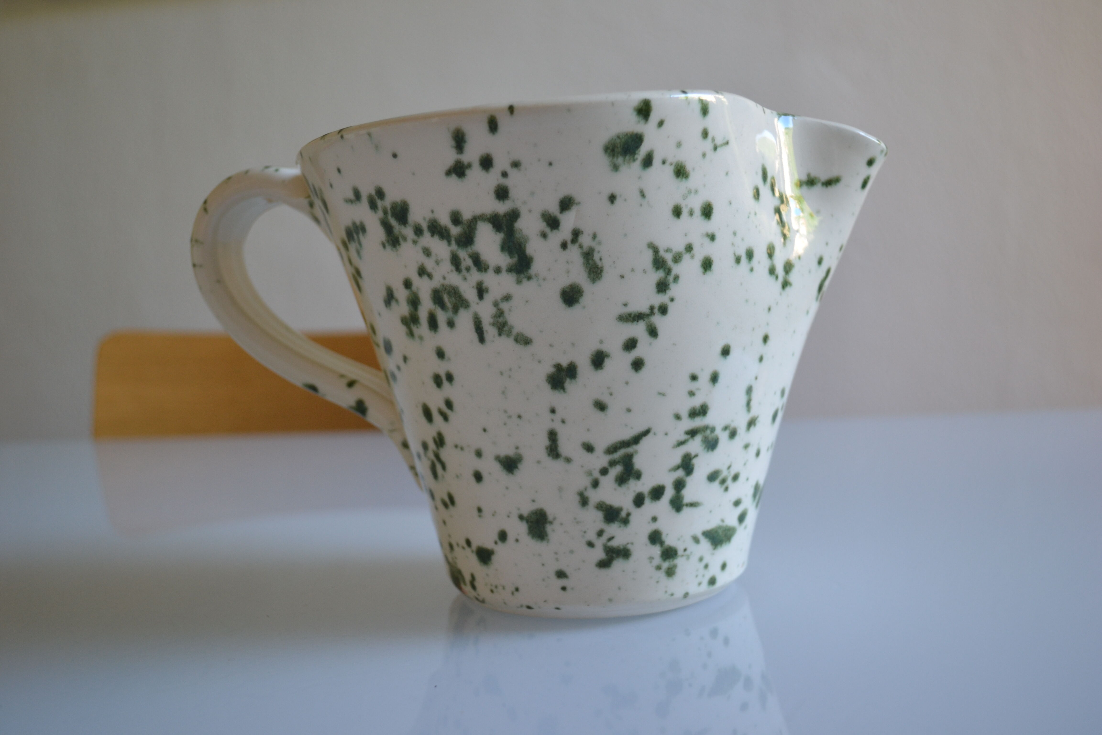 Ravel ceramic pitcher in Aubagne