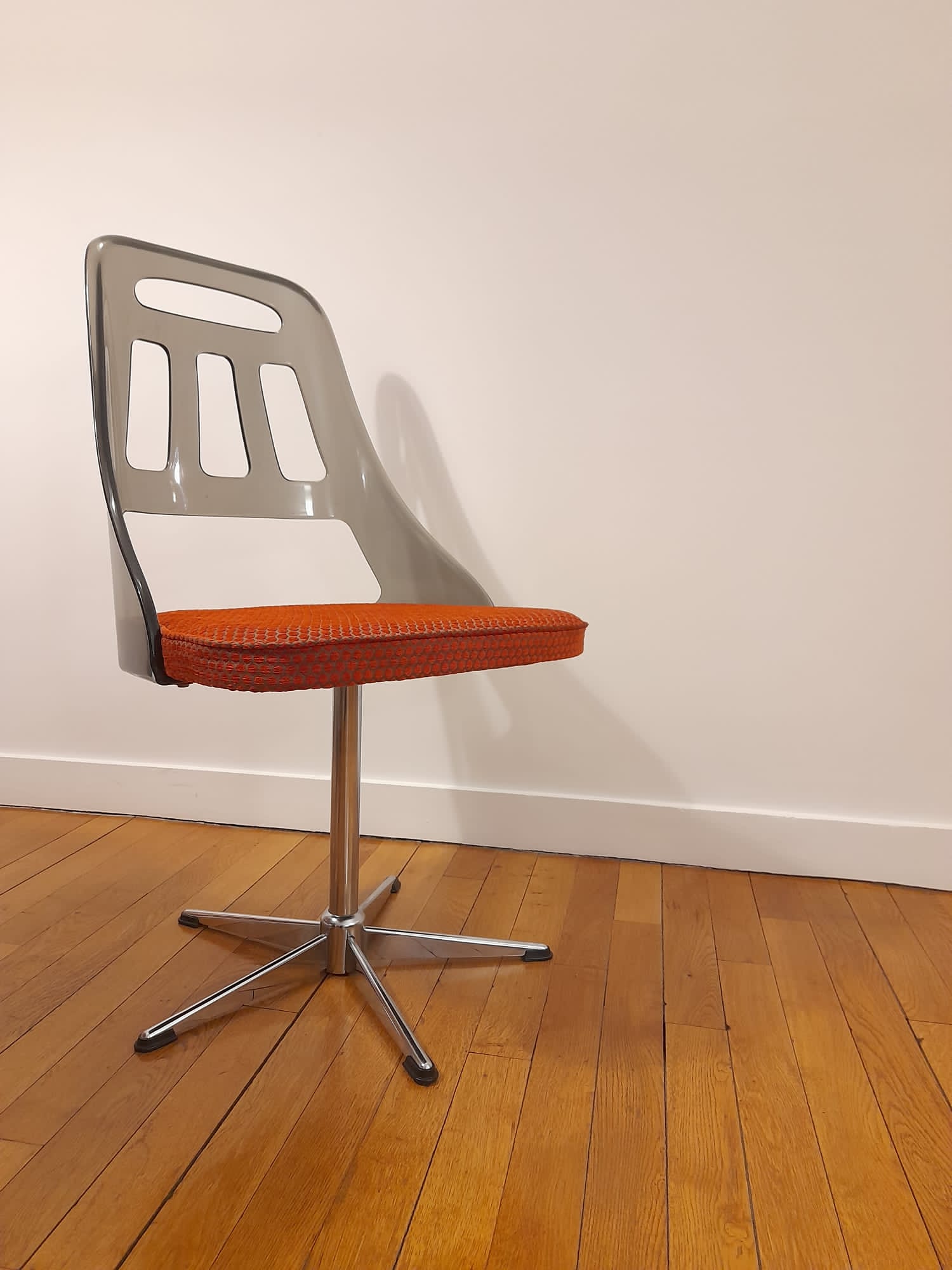 Swivel office chair vintage 70's