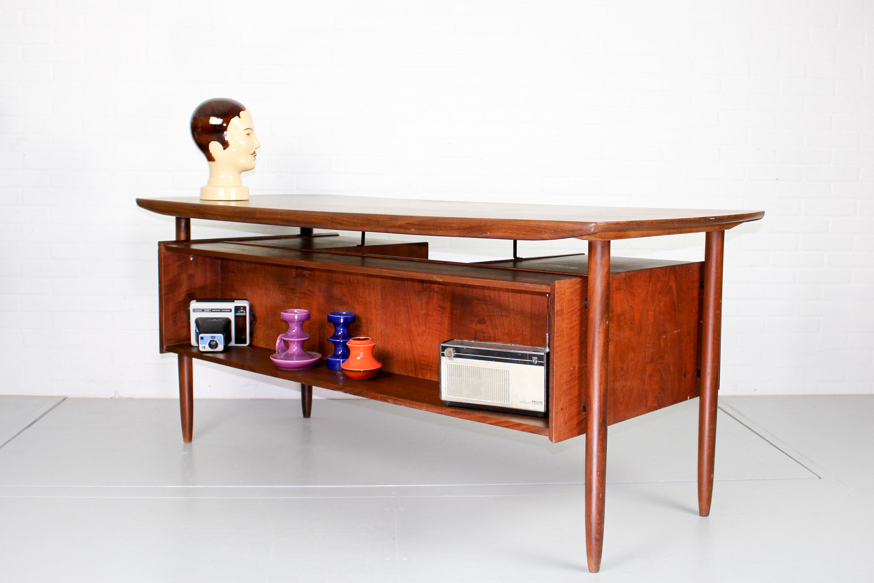 Writing desk by Tijsseling, 1950
