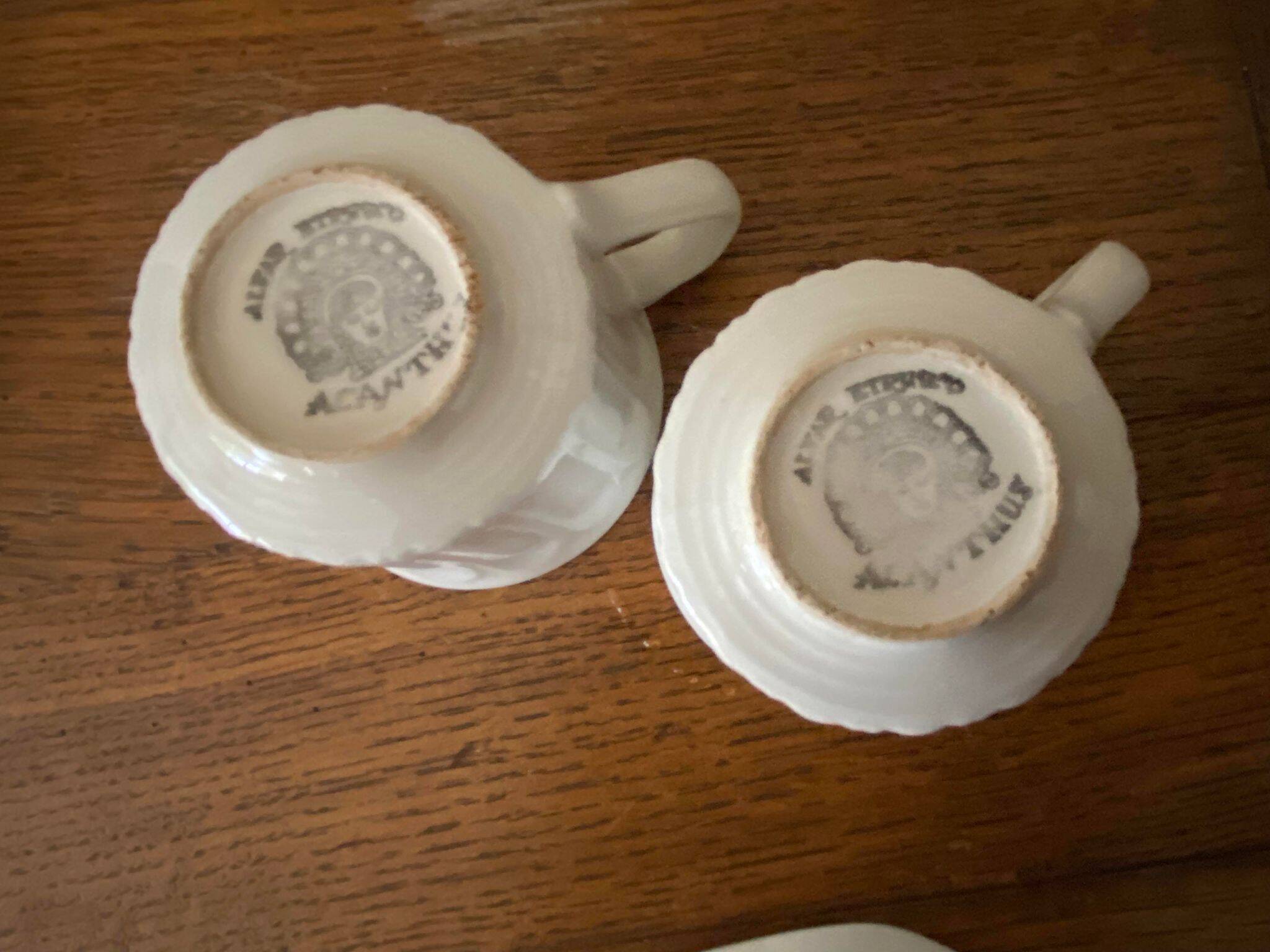 Set of 2 Spanish White Alfar Etrusco Cups and Saucers