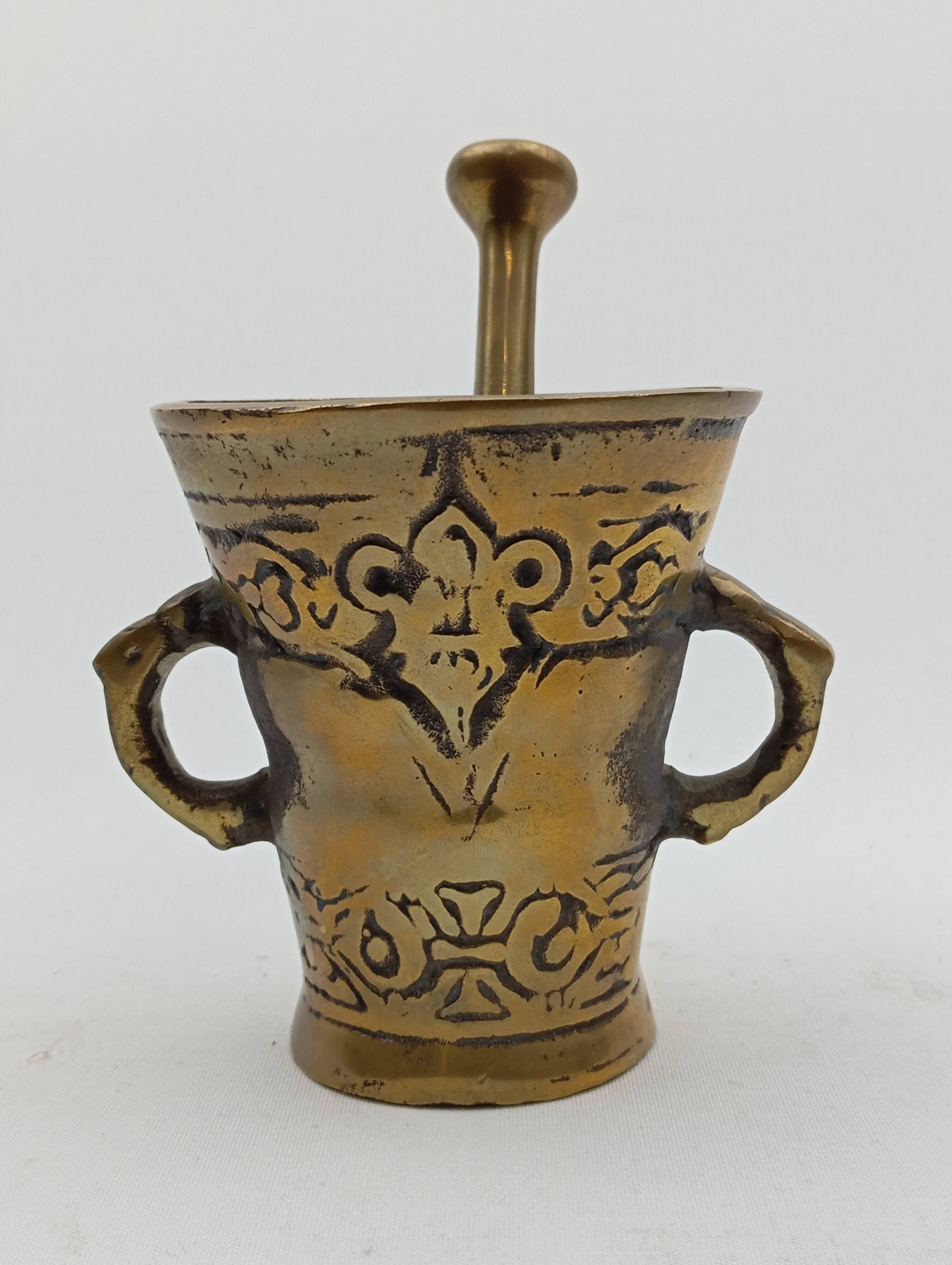 Bronze apothecary/pharmacist mortar and pestle