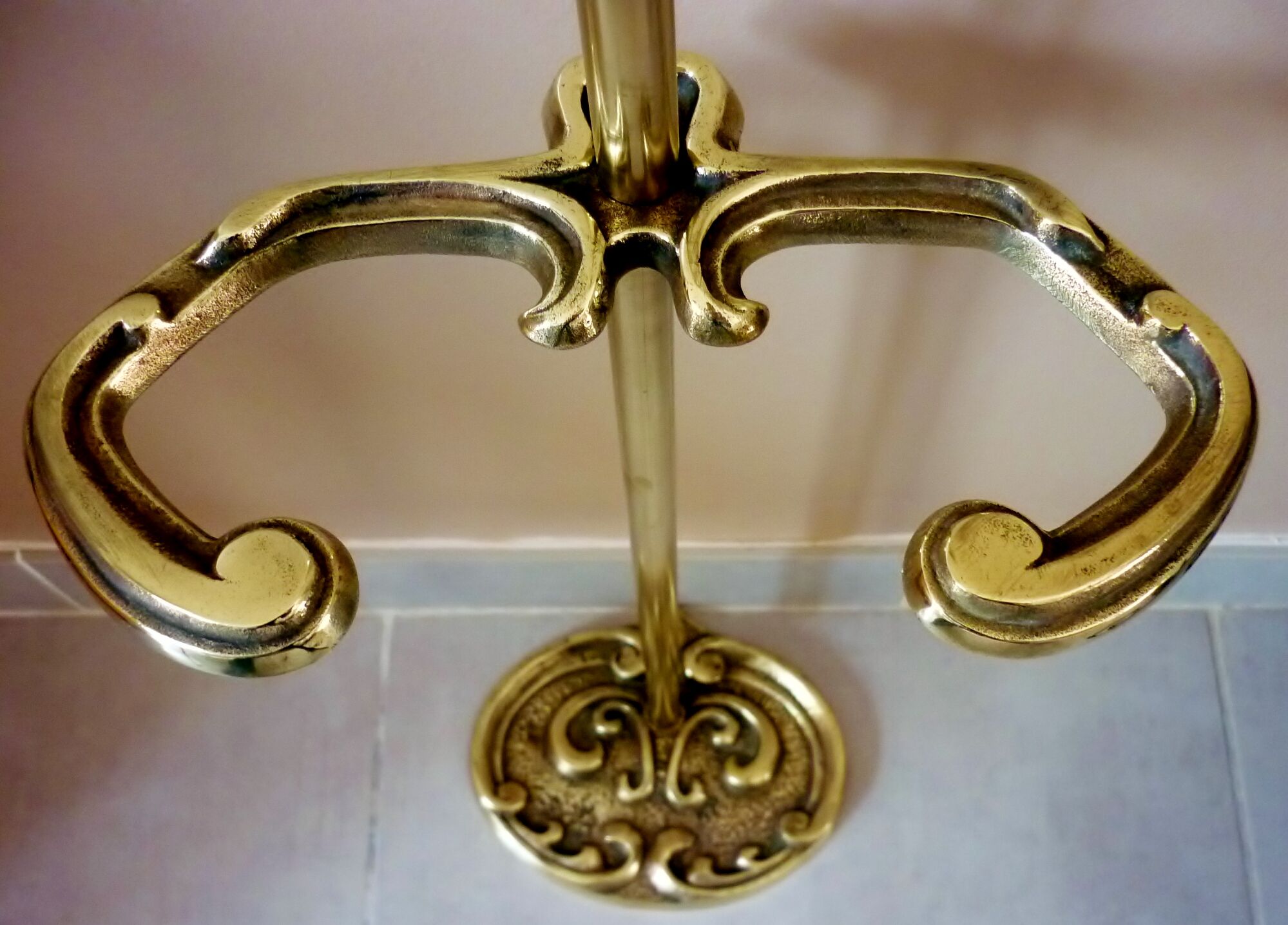 Servant, accessories fireplace, marked chiseled bronze and brass, 5 pieces