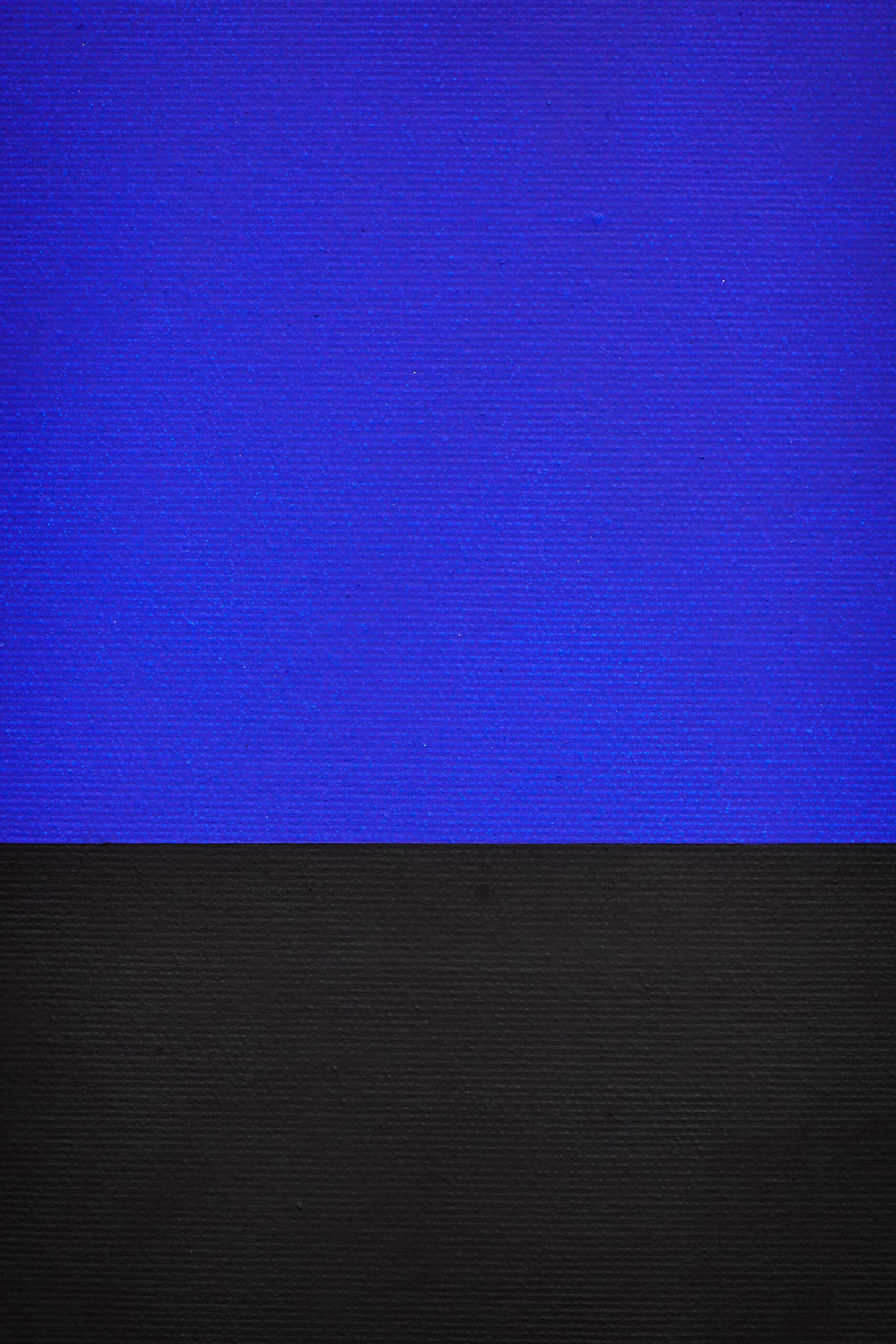 Black ultramarine horizon