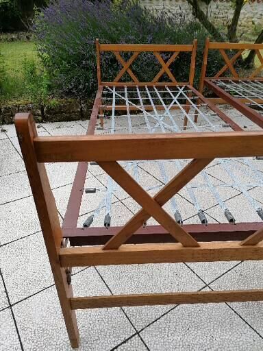 Vintage brace beds
