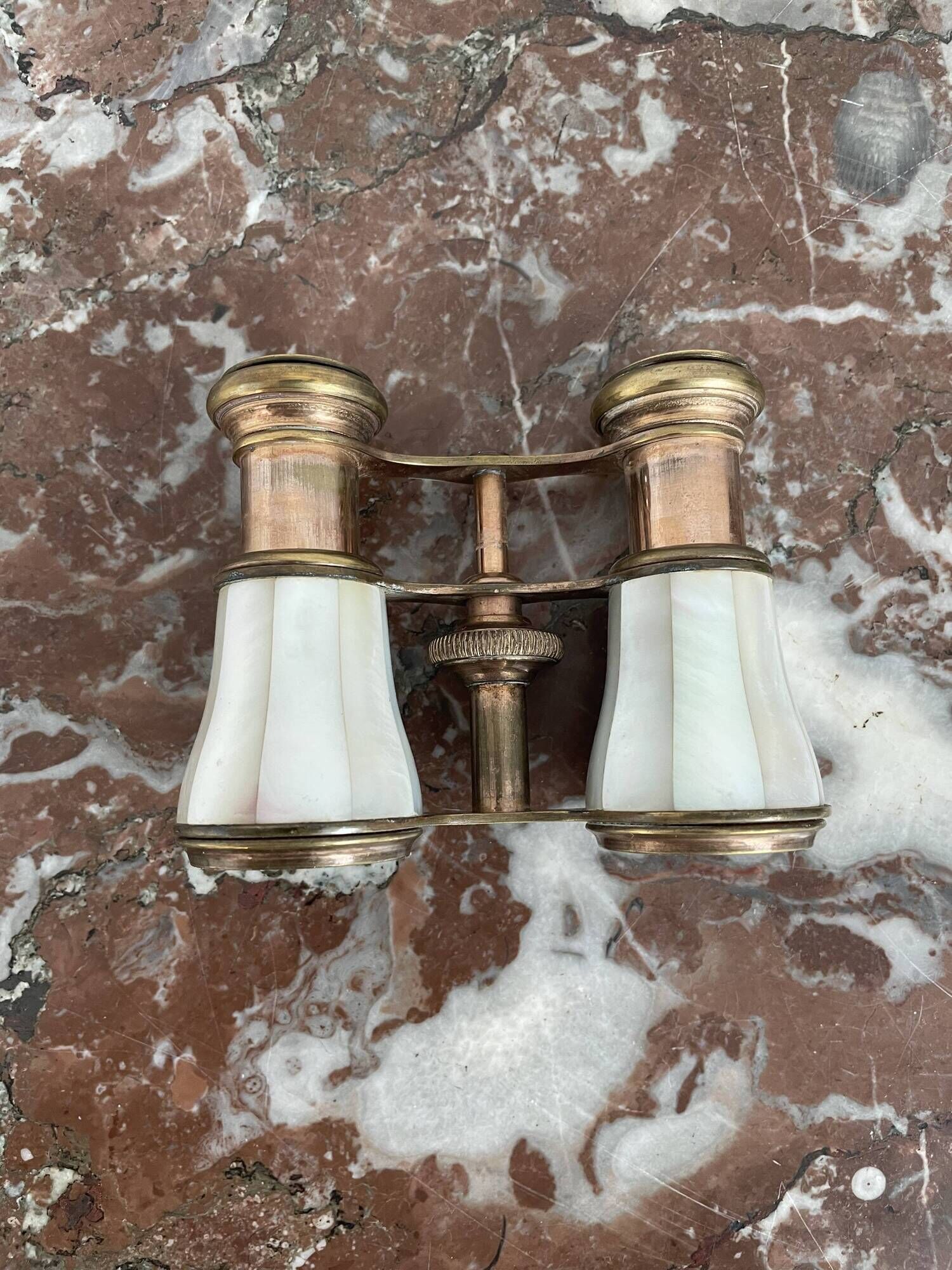 Pair of binoculars, theater, opera, mother-of-pearl, gilded brass, early twentieth century, curiosity object, showcase