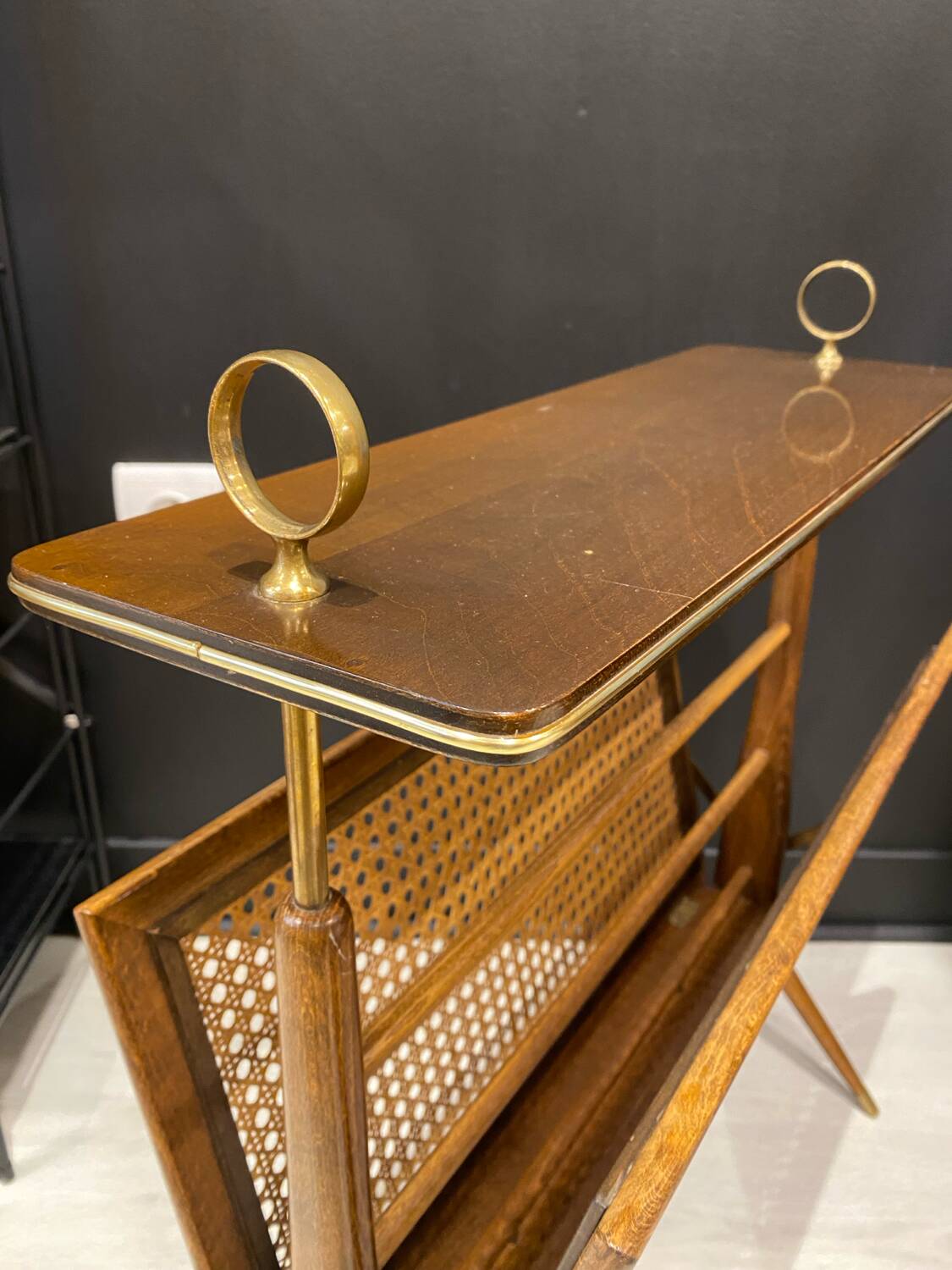 Italian magazine rack 1960/1970