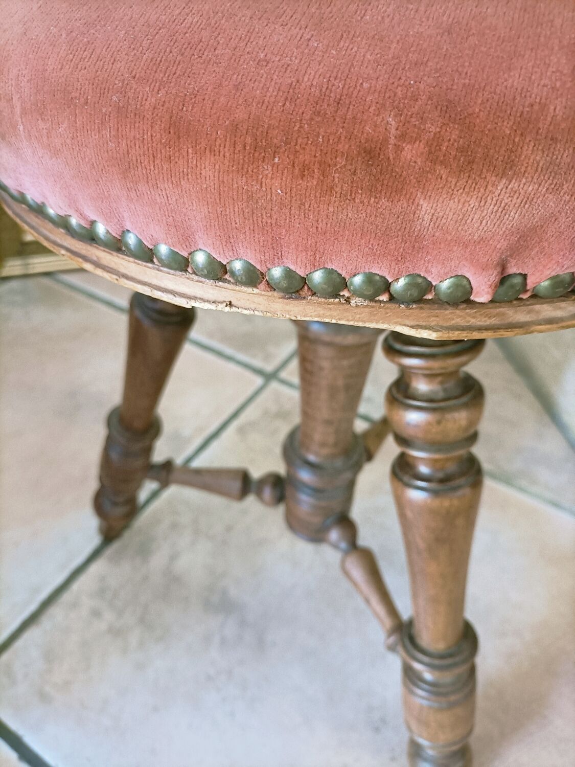 Piano stool