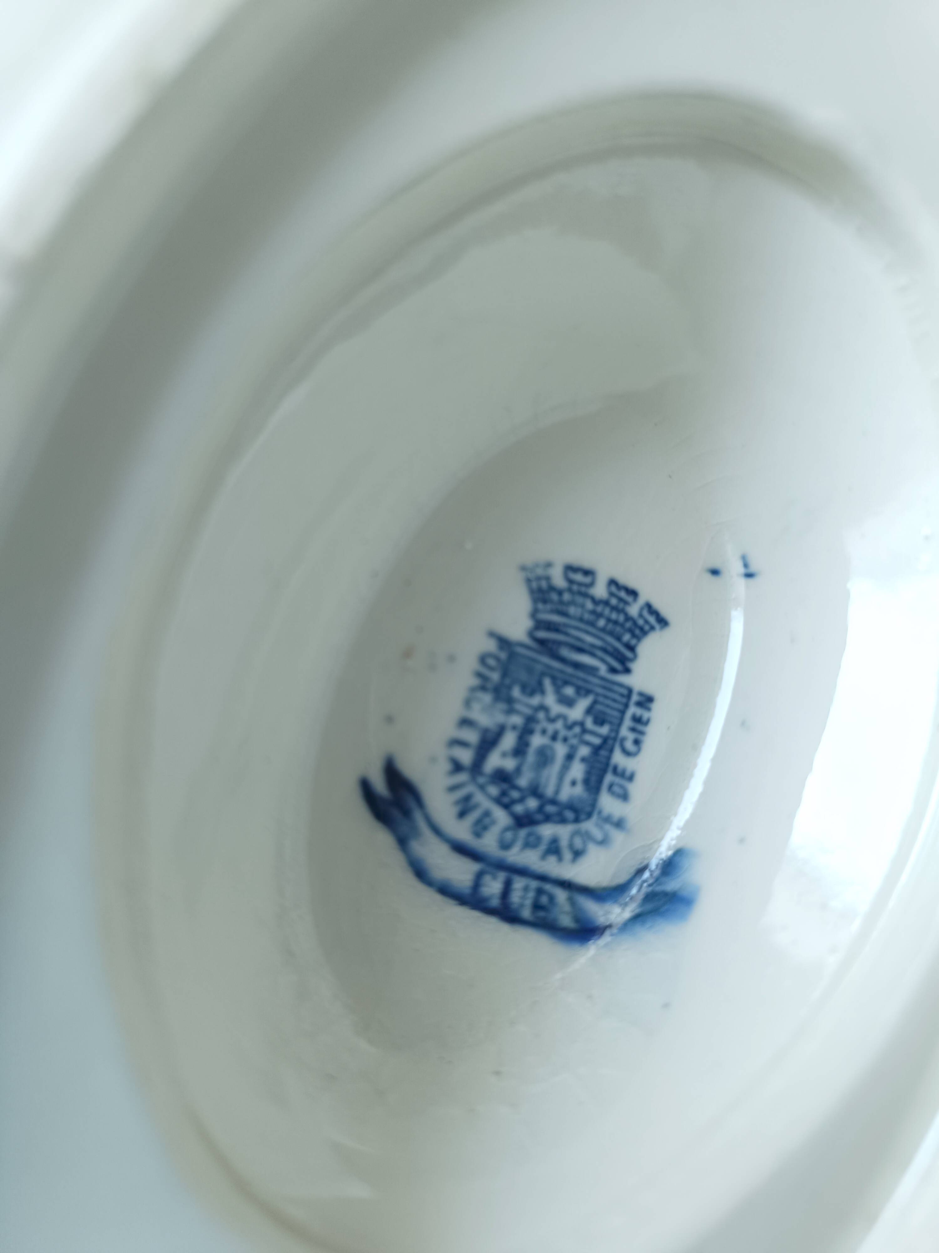 Gien large gravy boat in opaque porcelain