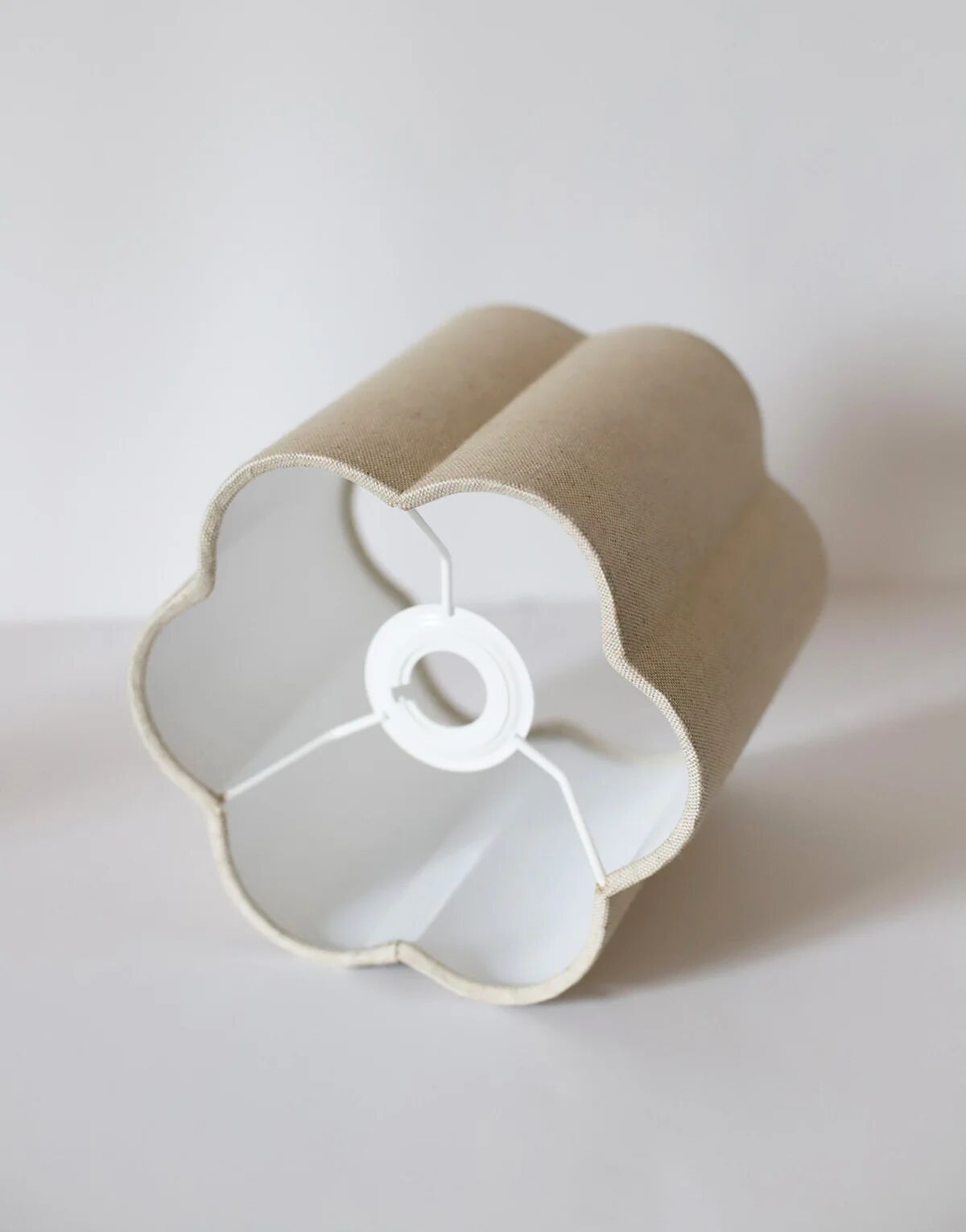 Flora "classic" plain flower-shaped lampshade