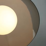Lampe à suspension italienne en laiton, opaline et plexiglas de l'ère spatiale