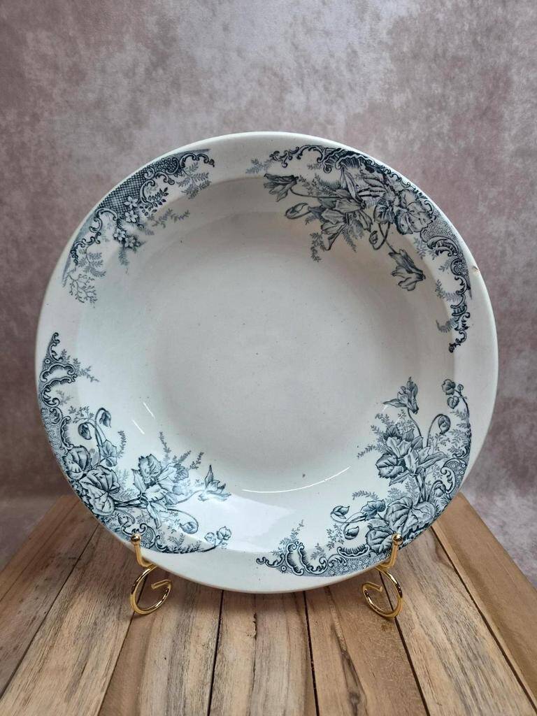 Large shallow dish Terre de Fer Clairefontaine Cyclamens 29 cm antique
