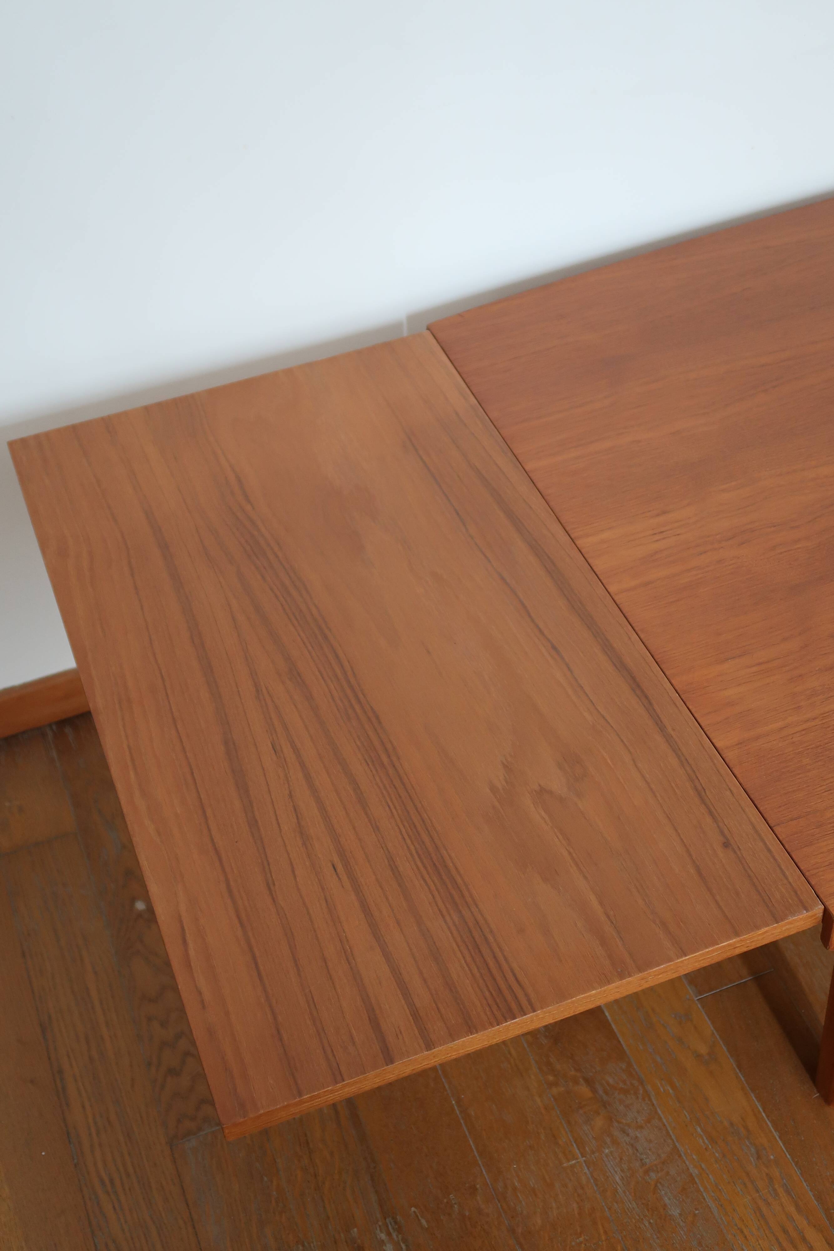 Large Scandinavian extendable coffee table