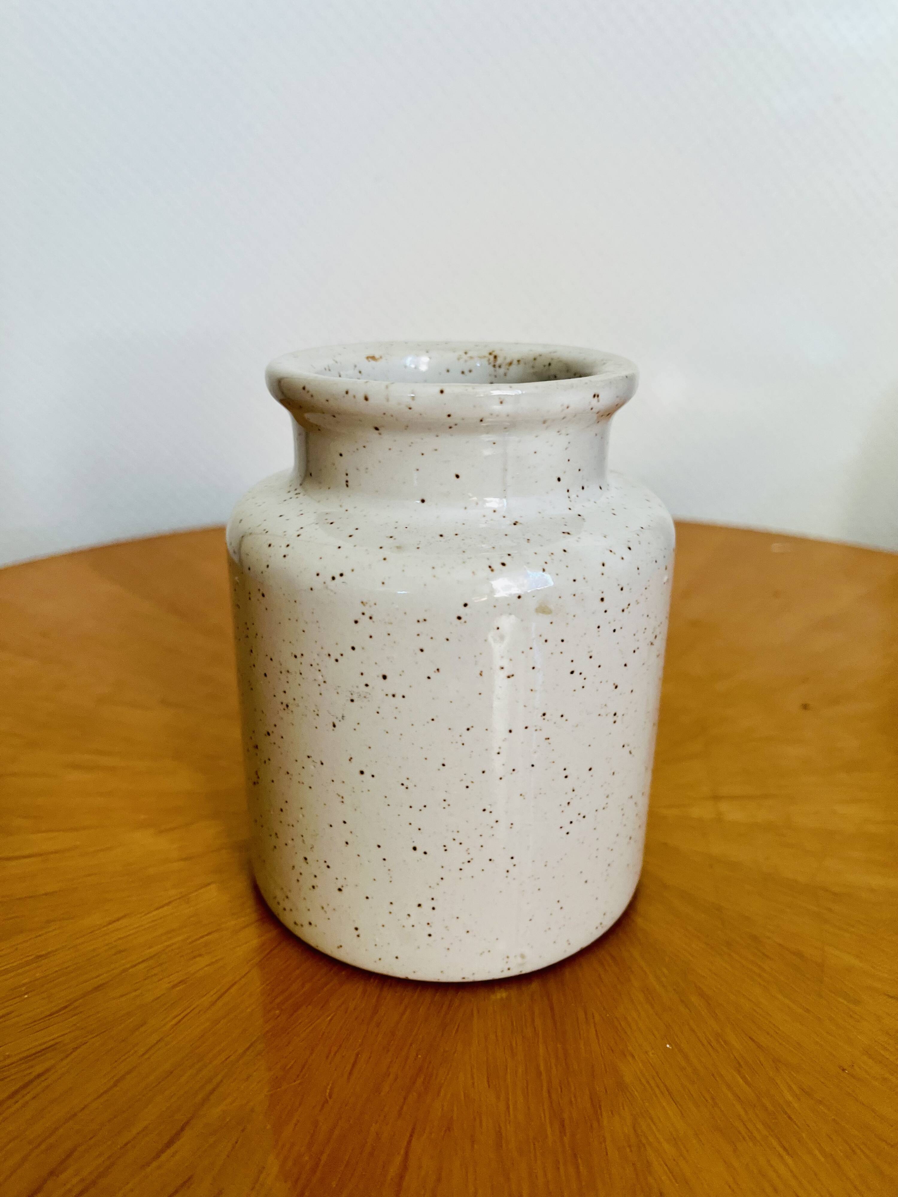 Pot en grès blanc moucheté vintage