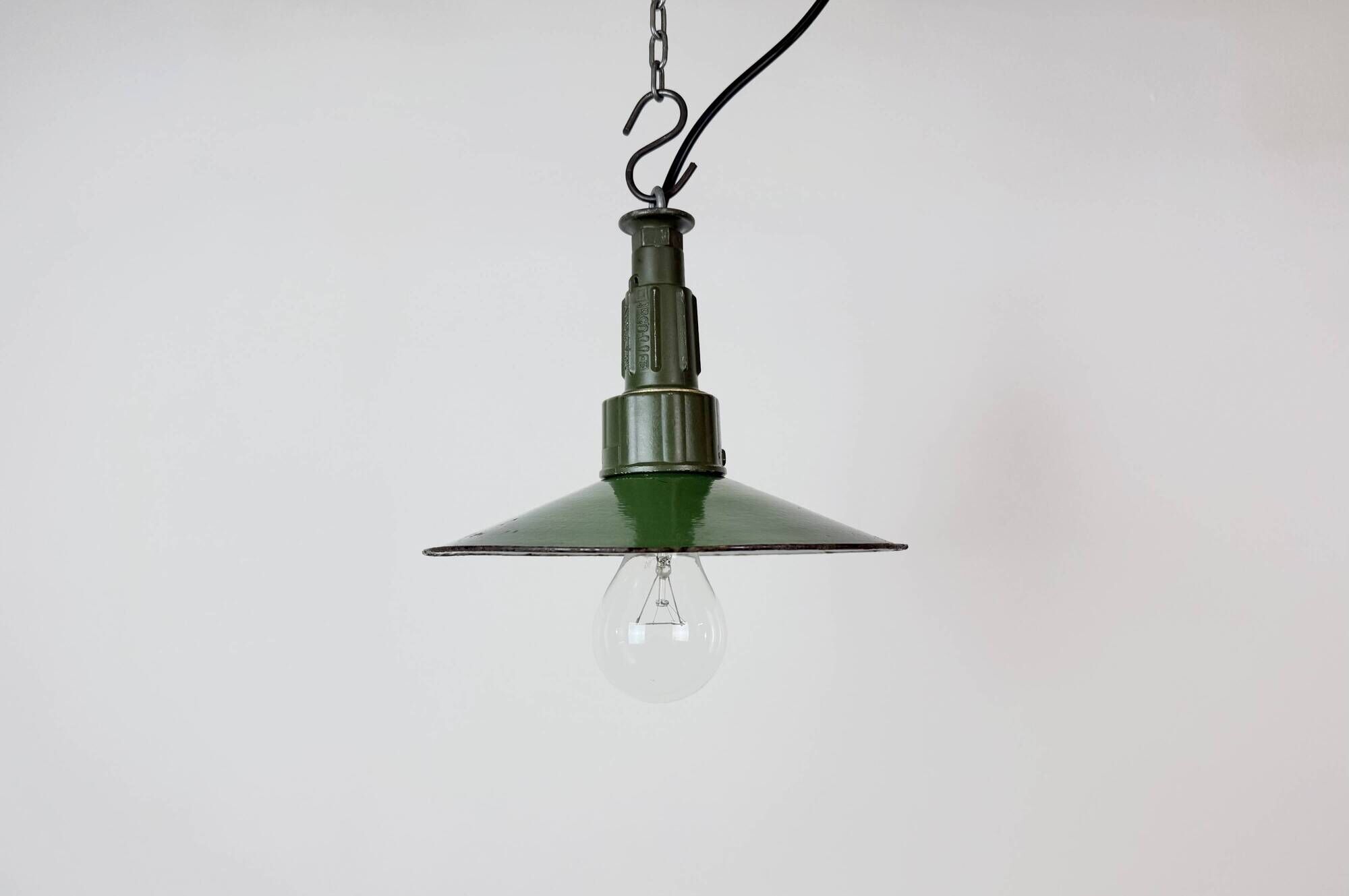 Industrial Green Enamel Military Pendant Lamp with Cast Aluminium Top, 1960