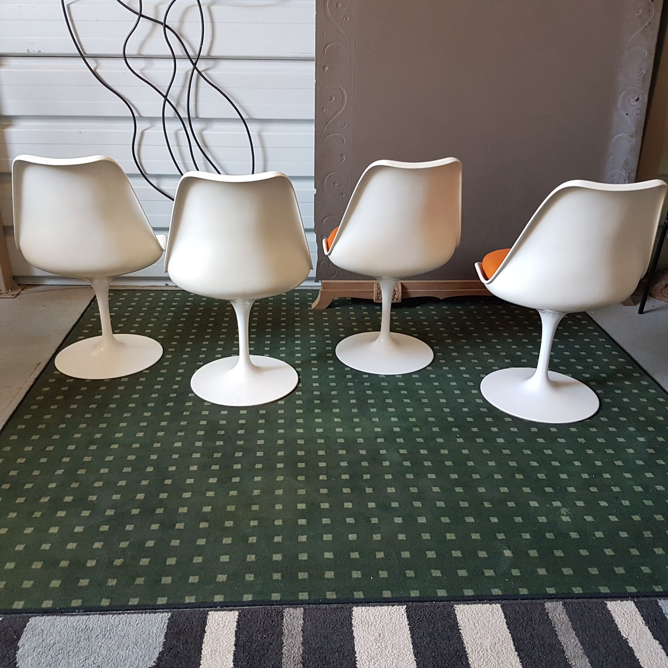 Ensemble de 4 chaises pivotantes d'Eero Saarinen