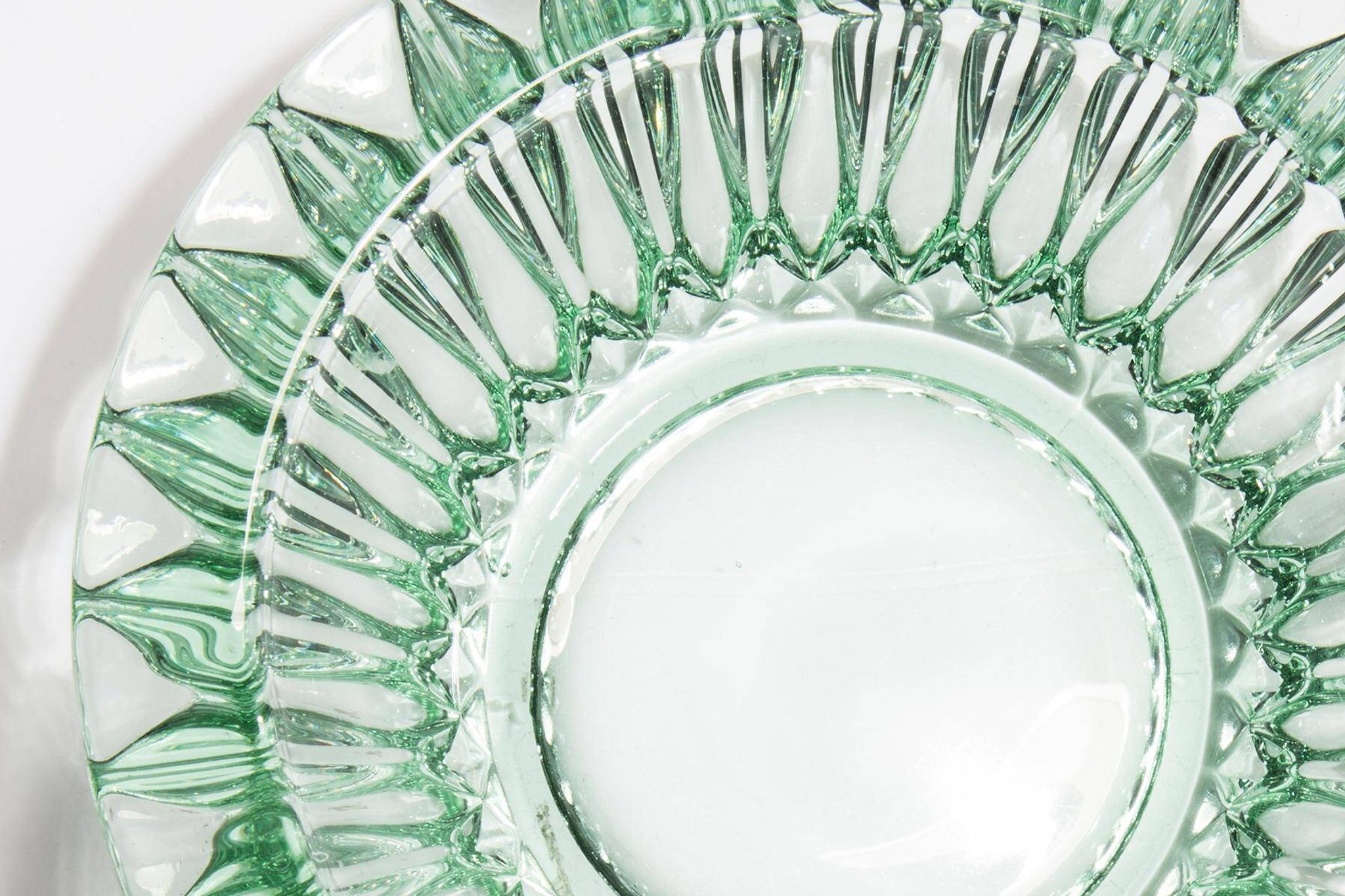 Green crystal glass bowl ashtray, mid-century, Italy, 1970s.