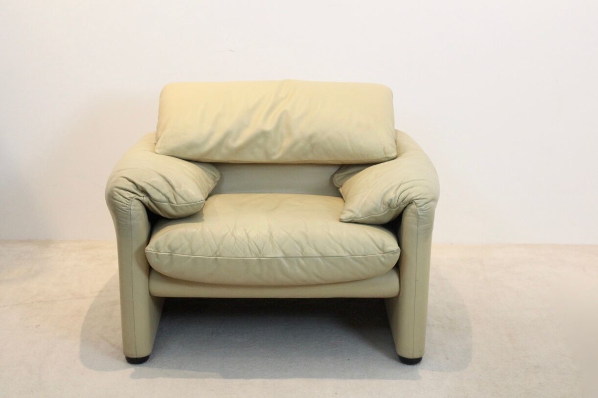 Maralunga Leather Lounge Chair by Vico Magistretti for Cassina, Italy
