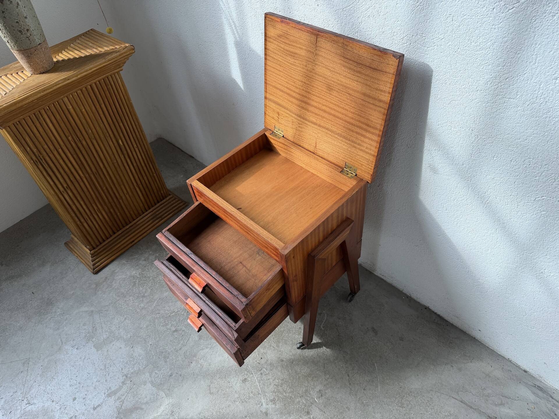 Small side table / Bedside table