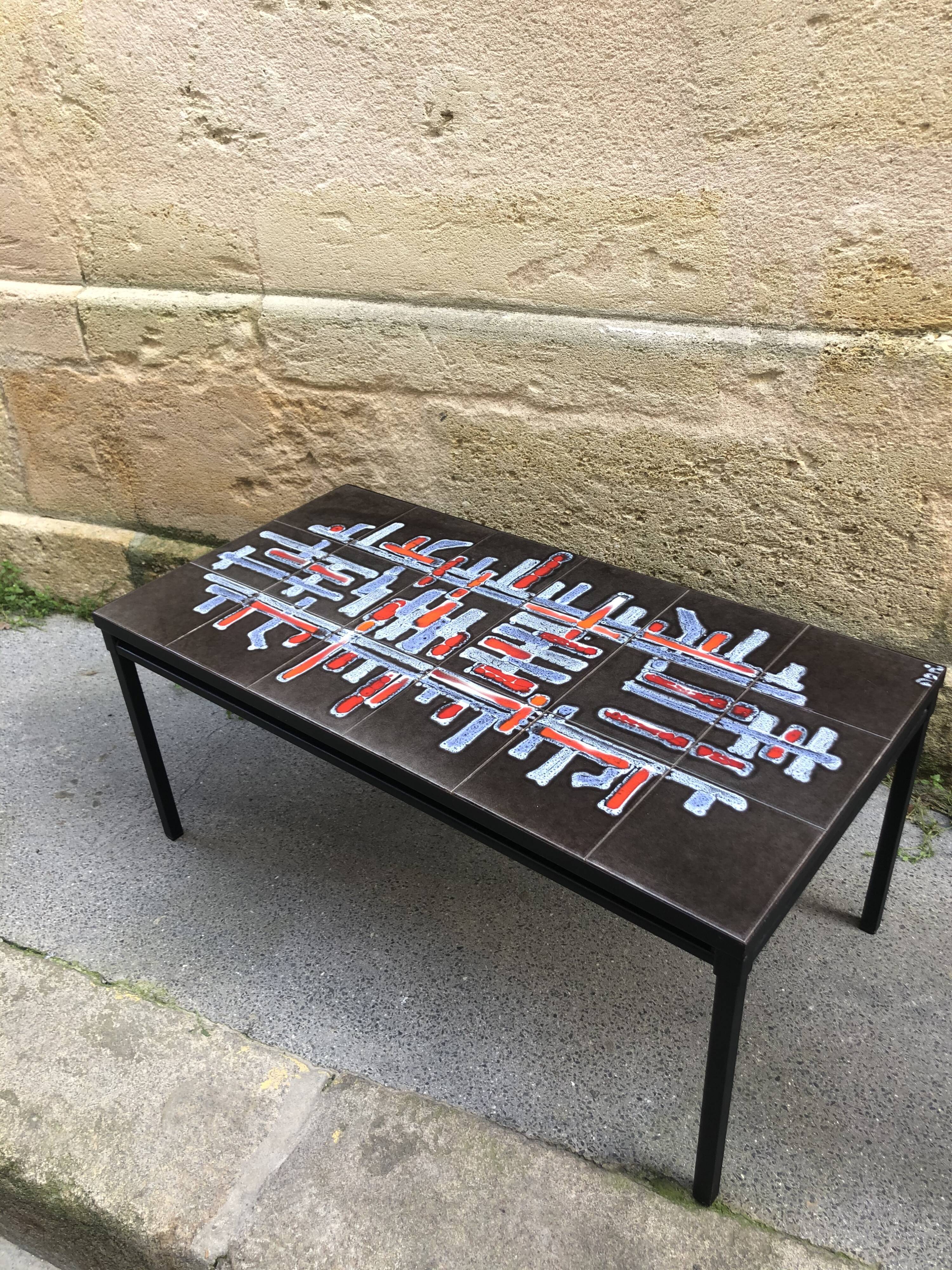 Ceramic coffee table by Adri