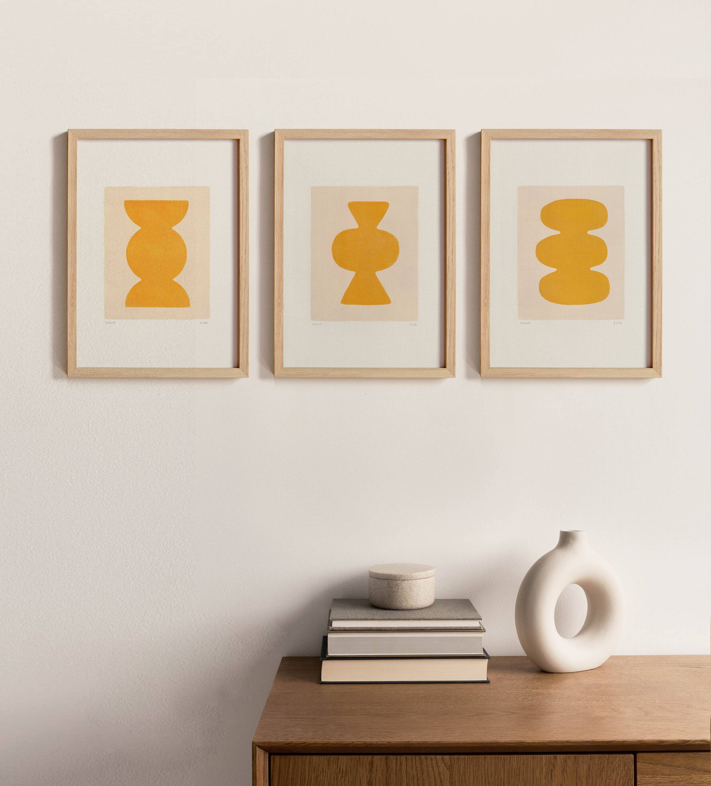 Set de 3 peintures abstraites jaune signée Eawy