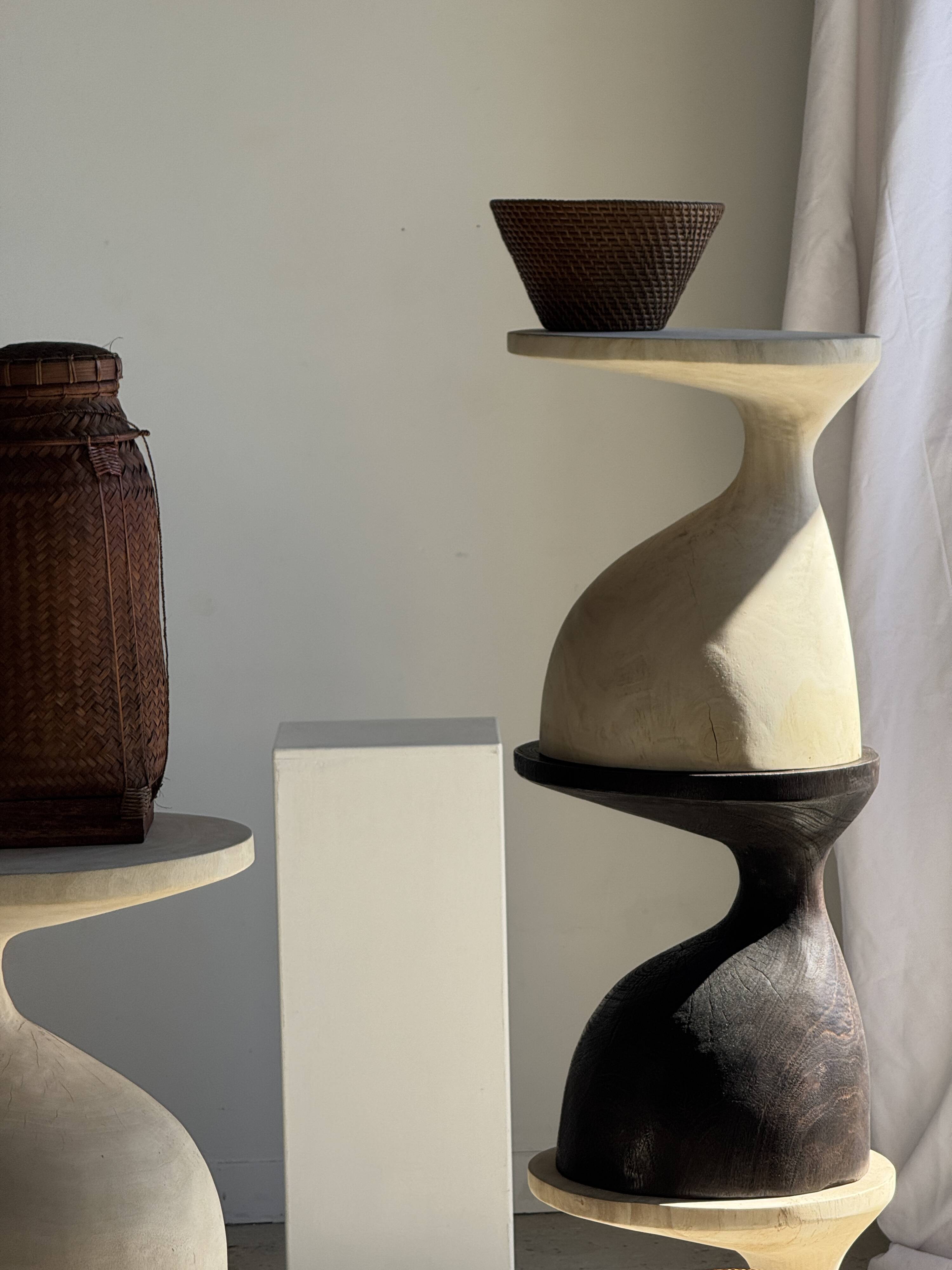 Sexy Neck - Solid wood (monoxyle) brown side table