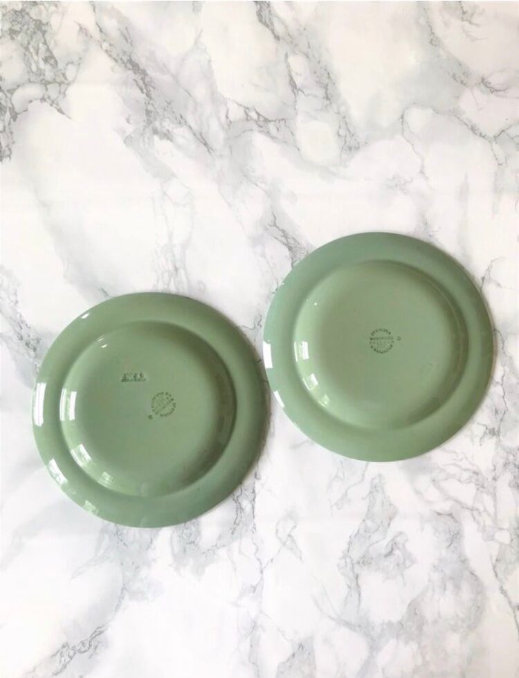 Pair of green almond Wedgwood earthenware cups