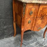 Small transition style jumping chest of drawers.