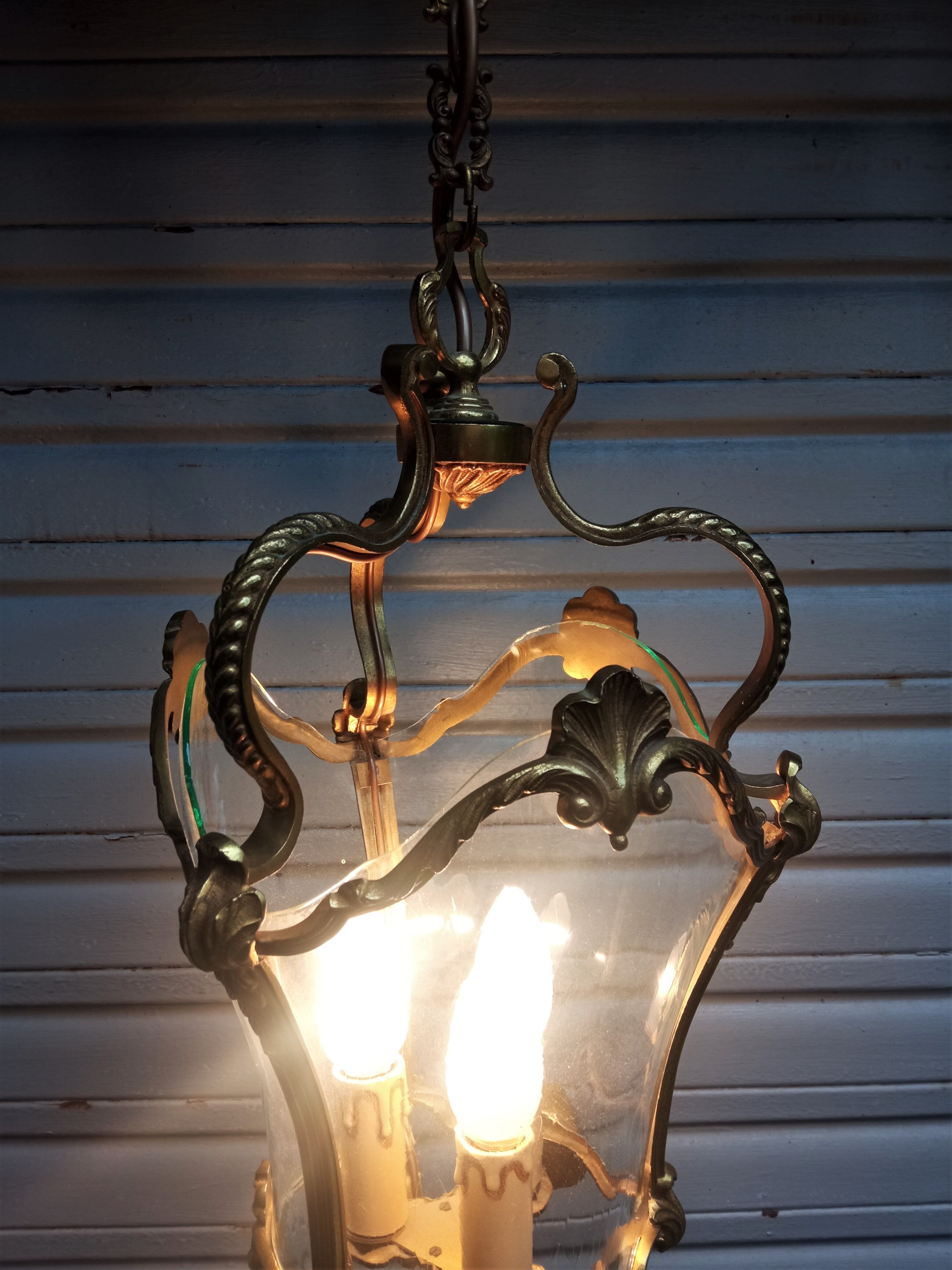 Bronze lantern Louis XV style in working order, curved glasses