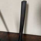 Bean-shaped tripod stool