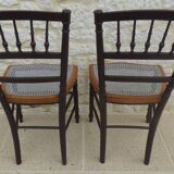 2 chaises cannées en bois de qualité