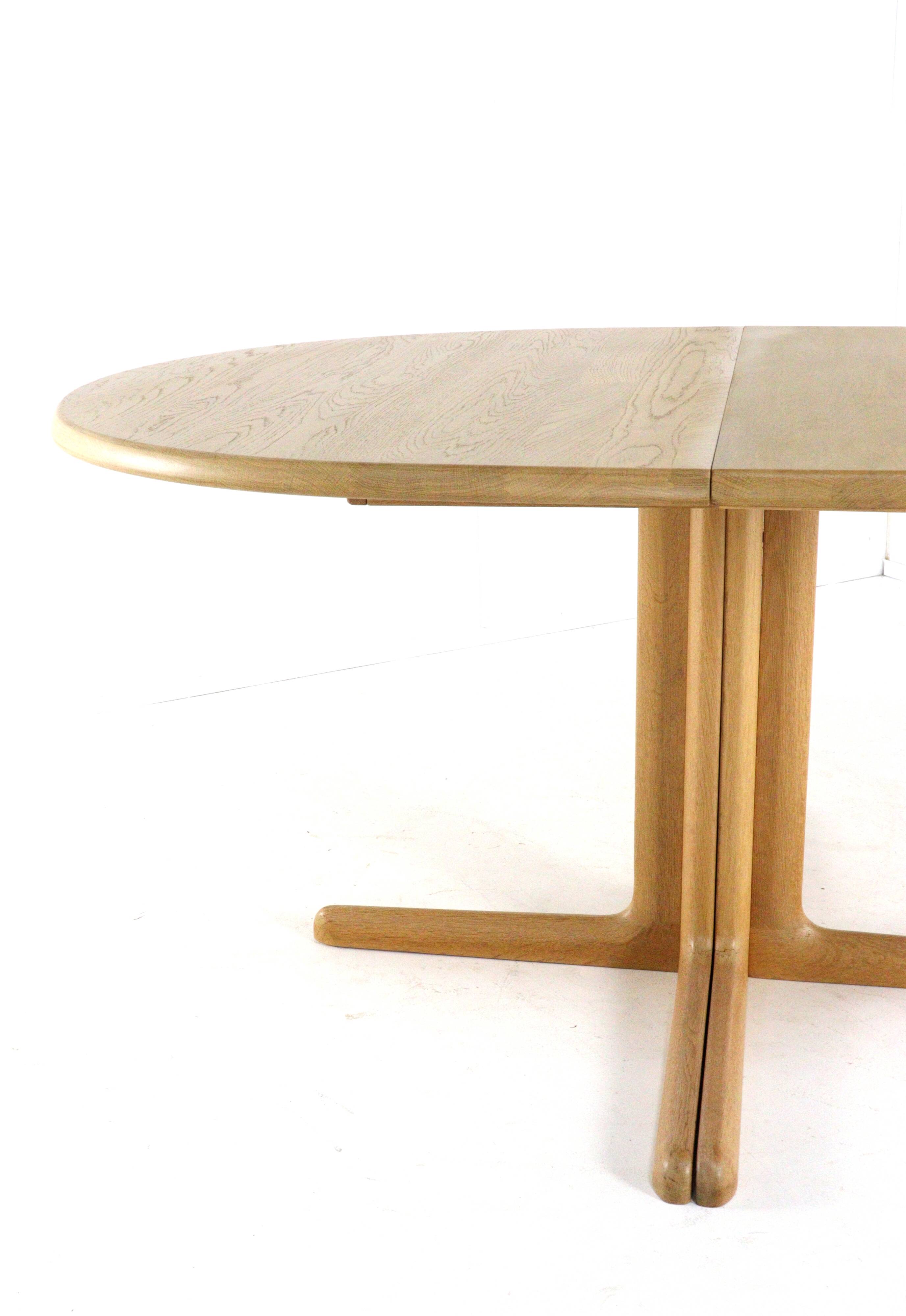 Juul Kristensen for JK Møbler oval oak extendable dining table 'Nakskov'