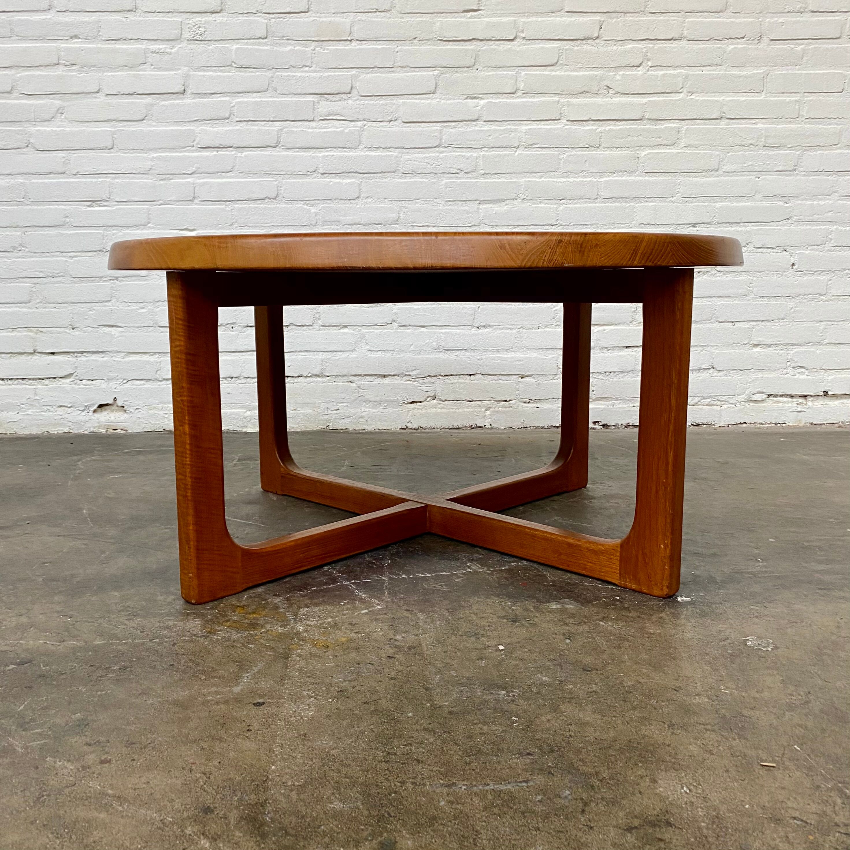 Vintage round teak coffee table by Niels Bach for Randers Møbelfabrik, 1960s