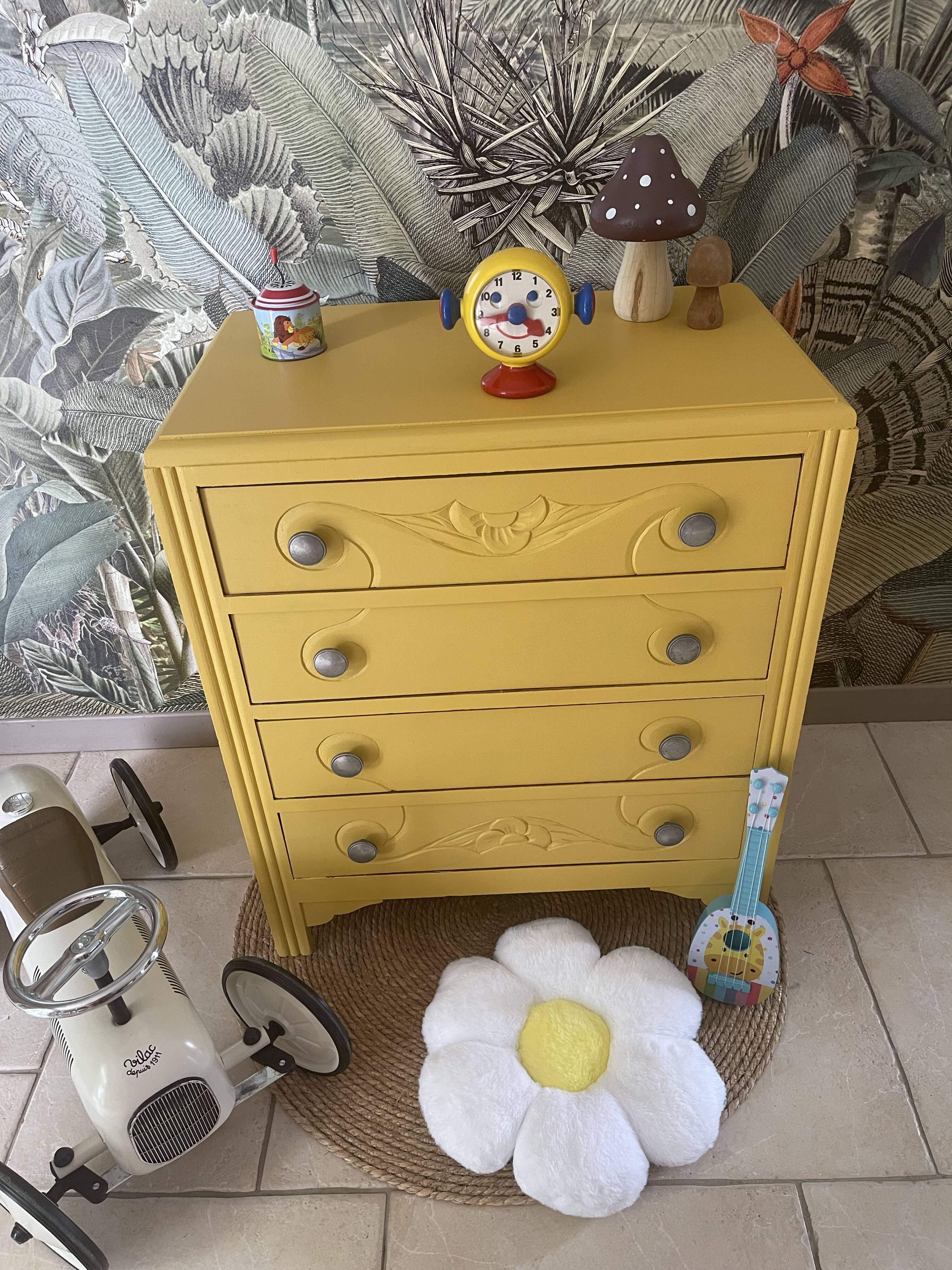 Art Deco chest of drawers