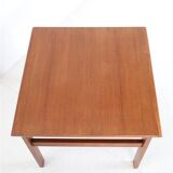 Illum Wikkelsø / Niels Eilersen “Capella” teak side table / 1960s / Danish modern design