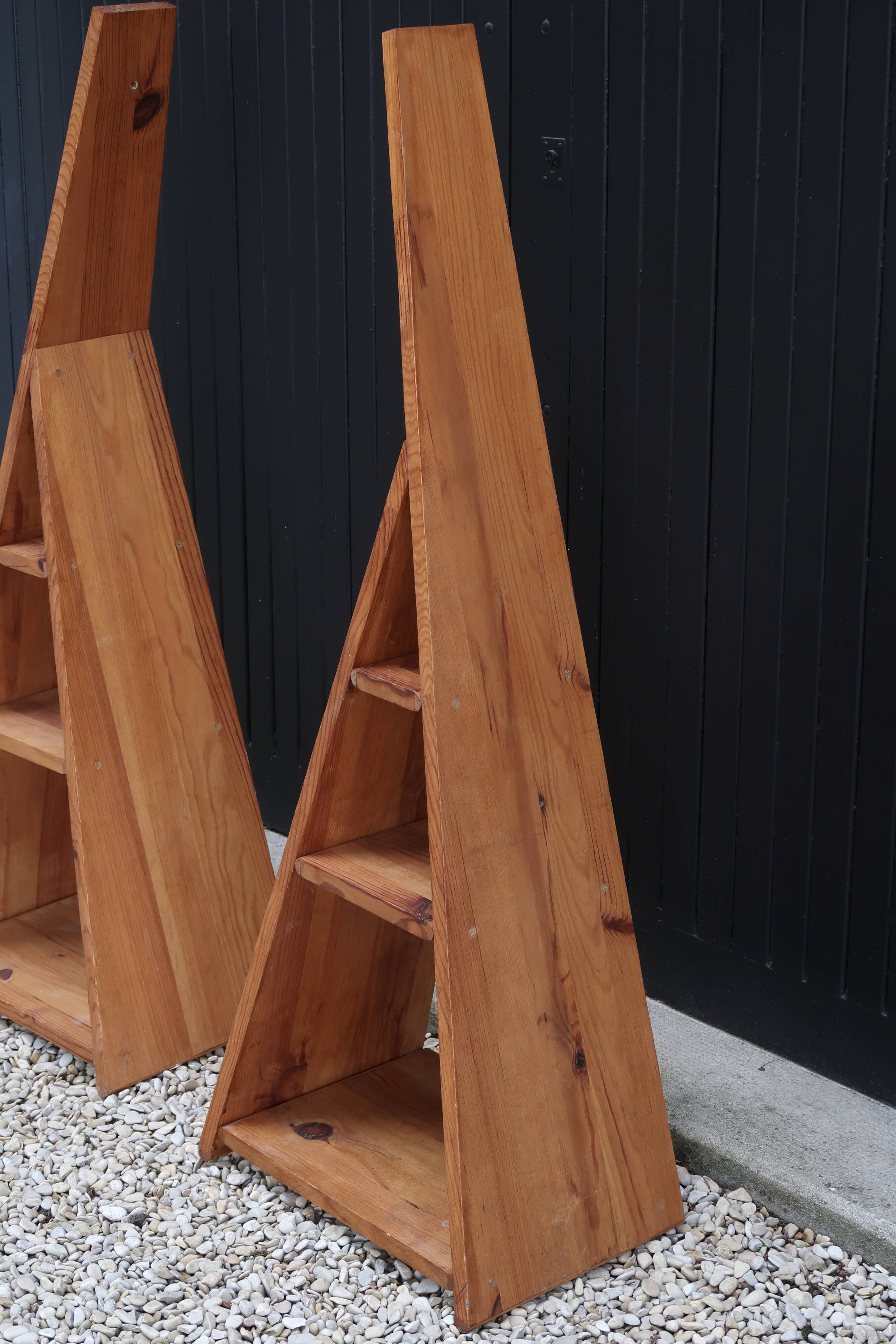 Etagère bibliothèque ou chevet en bois de pin, années 70