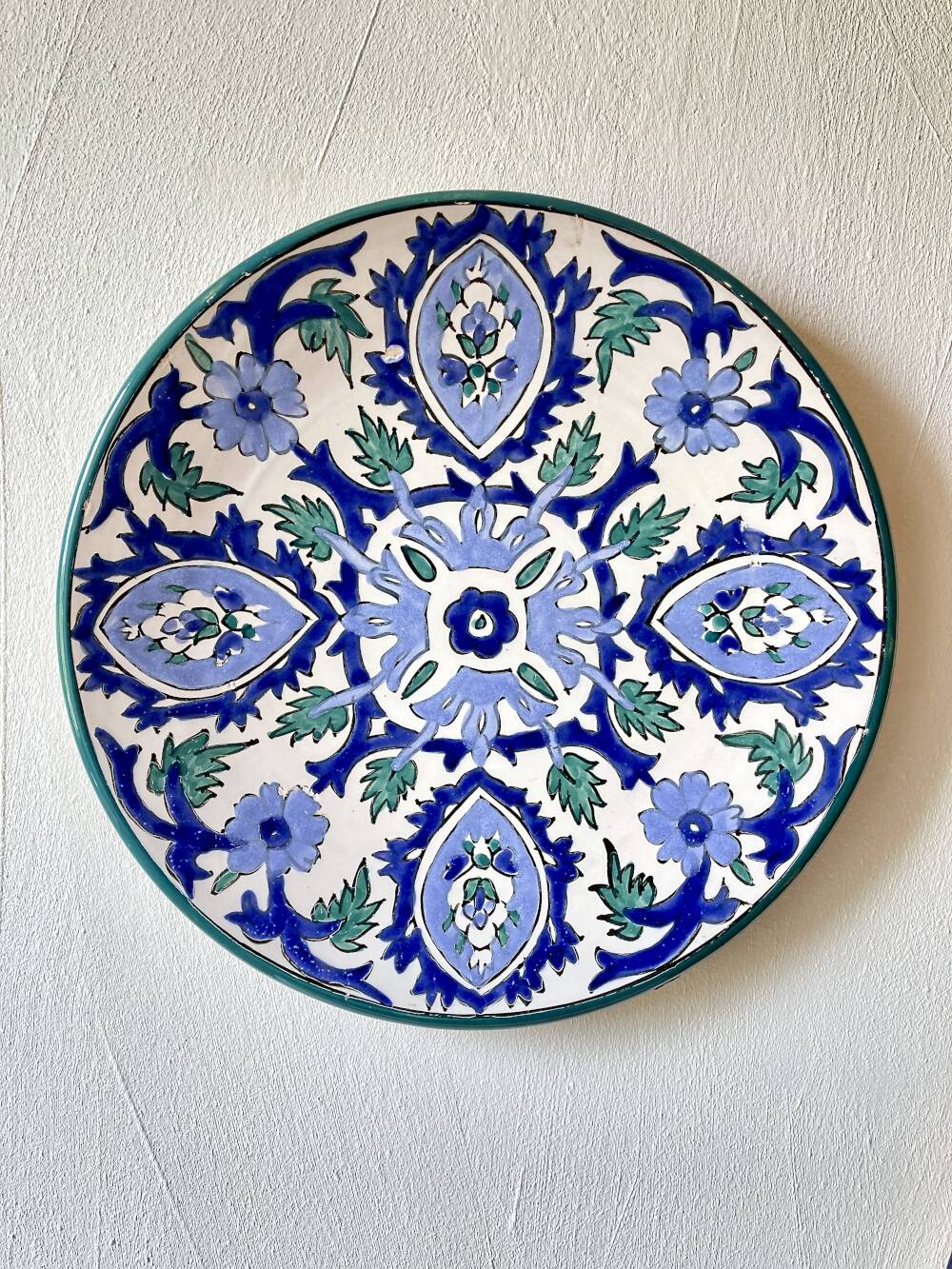 Pair of decorative ceramic plates from Nabeul, 1960s-1970s.