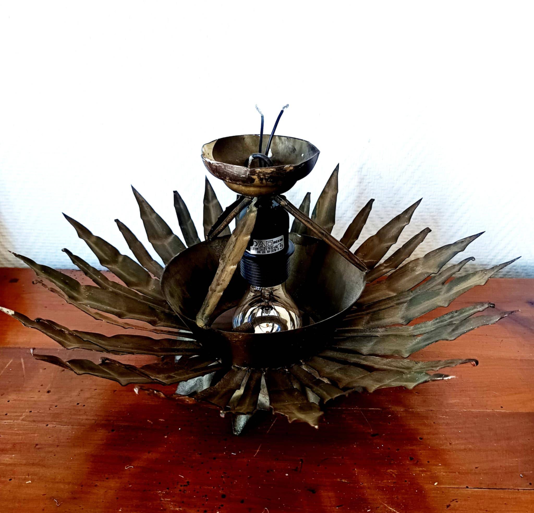 Plafonnier soleil laiton doré 1960