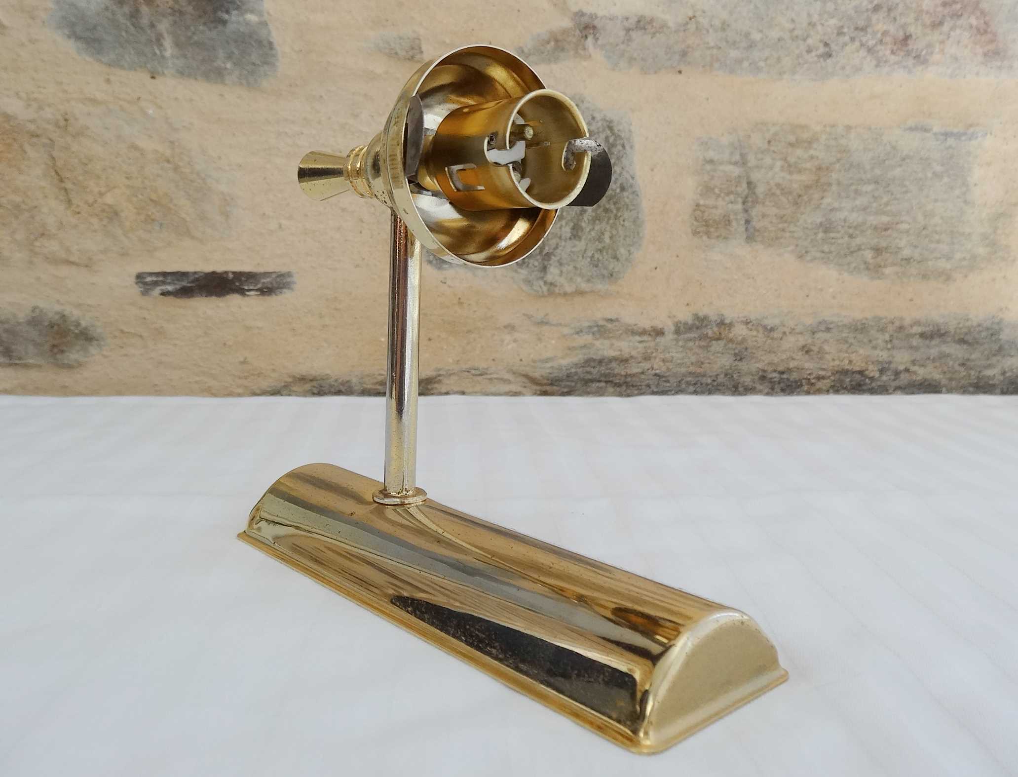 Wall sconce transparent glass