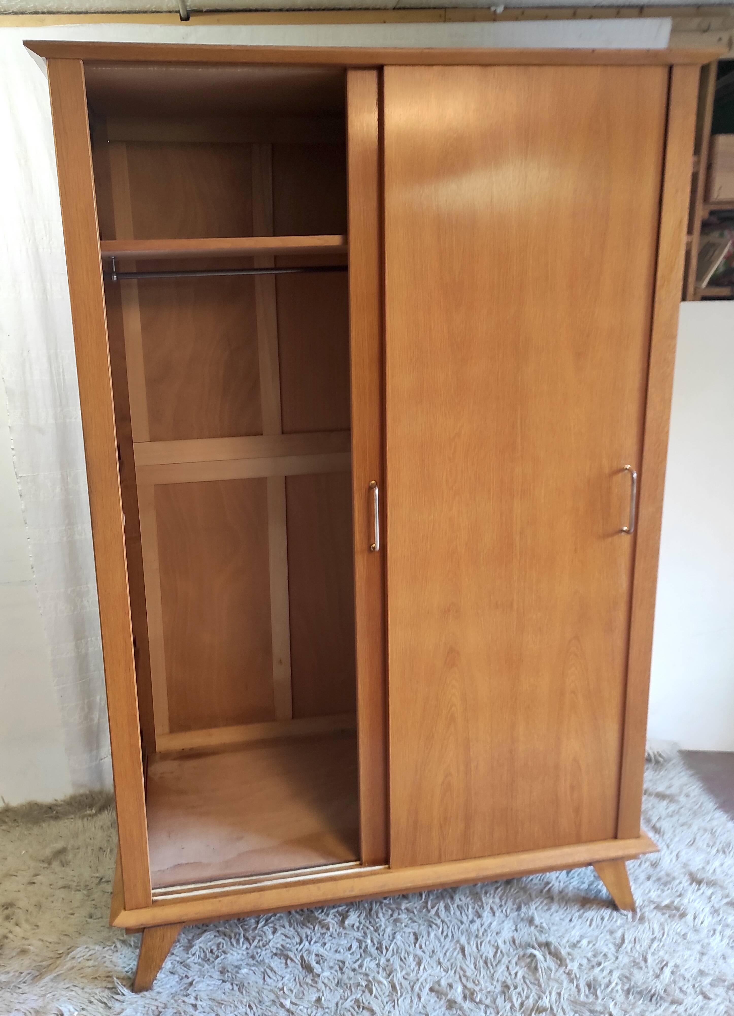 Compas feet cabinet 2 oak sliding doors - 50s