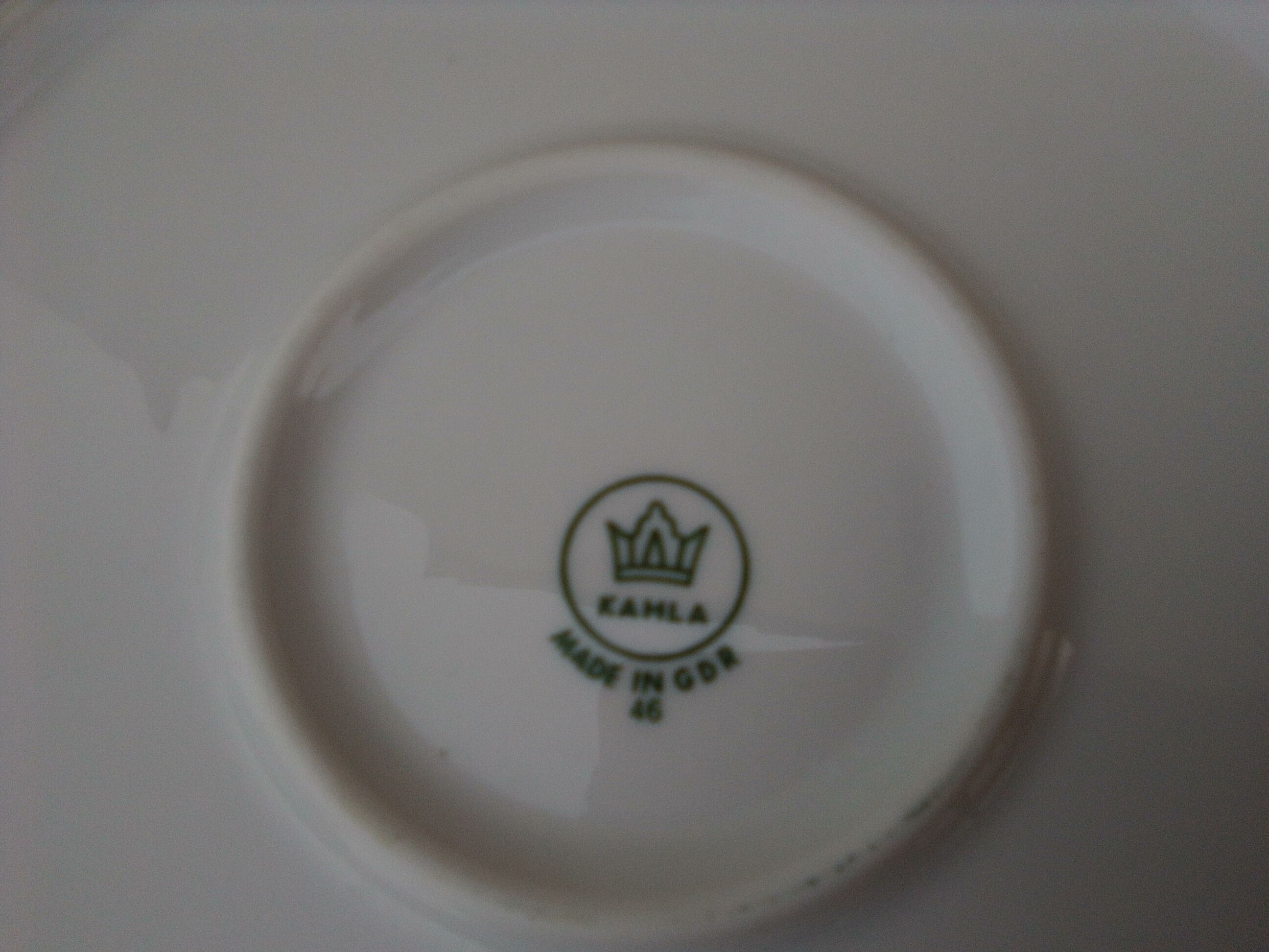 Hollow round plate and oval dish in Kahla porcelain made in GDR