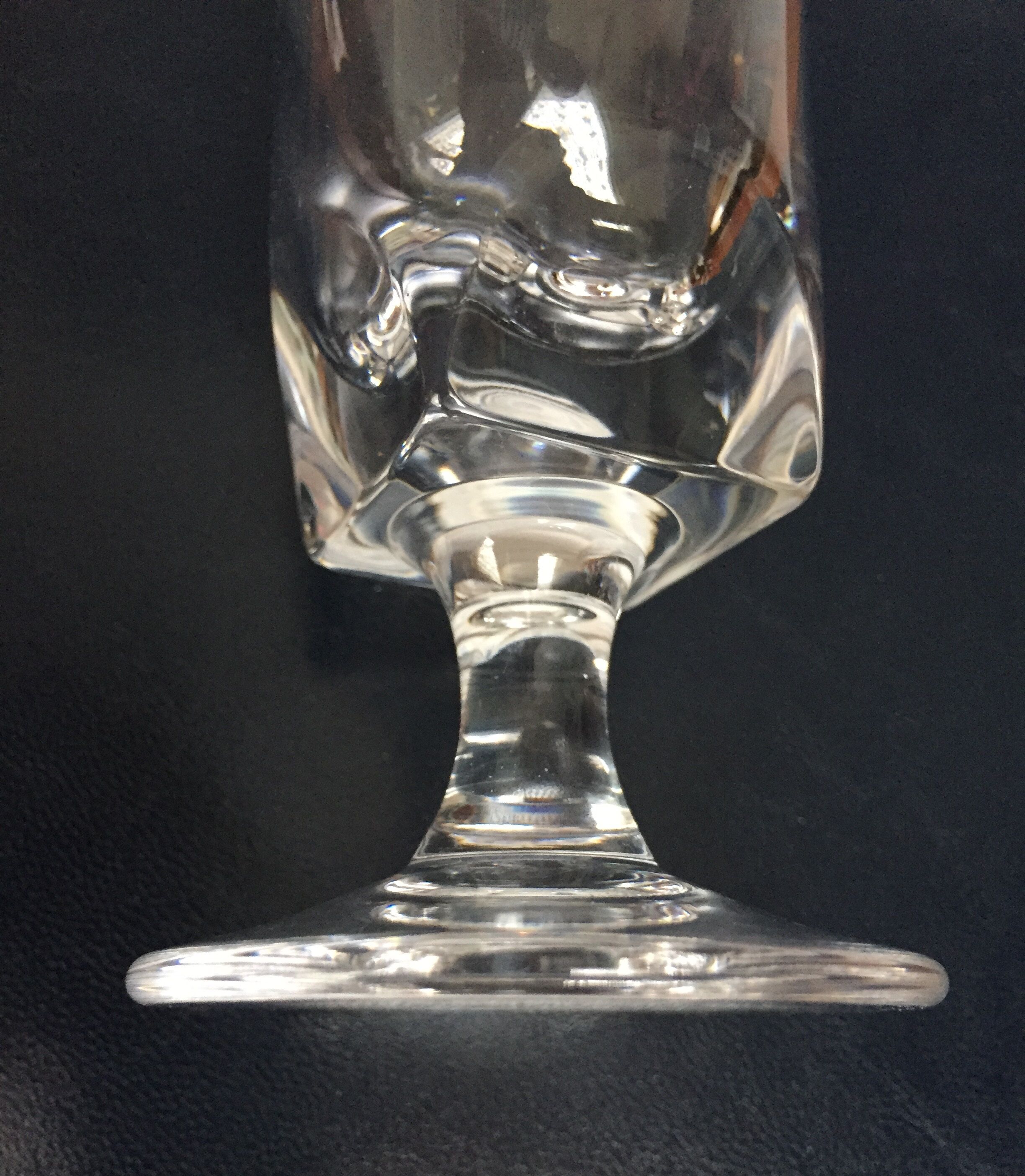 Set of 8 Sèvres crystal flutes
