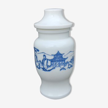 Large apothecary pot in white opaline Chinese / blue decoration offered by Ariel - Vintage 70s.