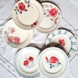 Assiettes plates anciennes dépareillées en faïence