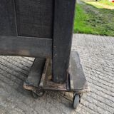 Armoire bretonne ancienne en chêne sculpté